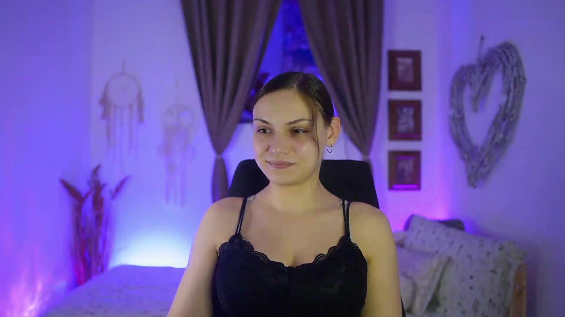 Gallery image thumbnail from Chloe_Cane's myfreecams stream on, 09/16/2026, 18:58 image 9 of 20