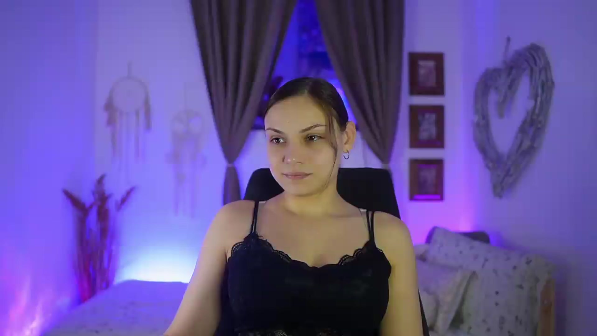 Gallery image thumbnail from Chloe_Cane's myfreecams stream on, 09/16/2026, 18:58 image 11 of 20