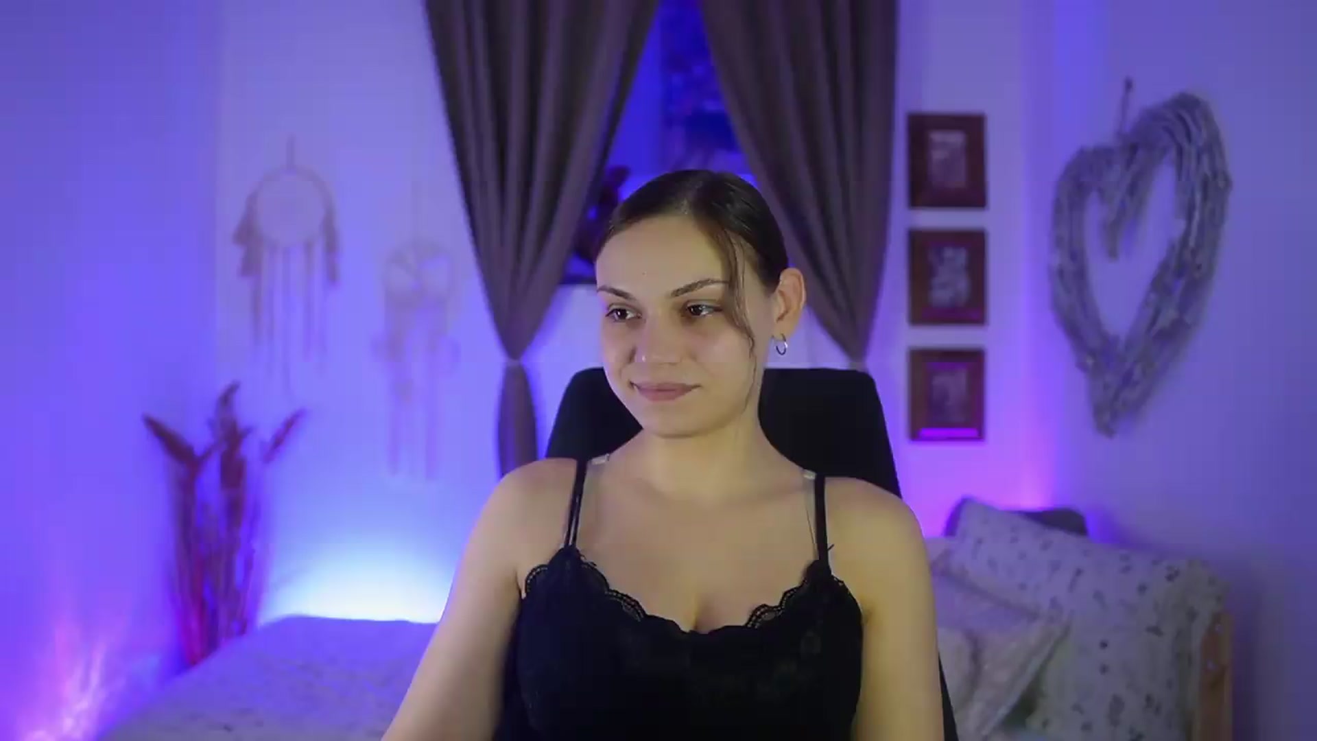 Gallery image thumbnail from Chloe_Cane's myfreecams stream on, 09/16/2026, 20:51 image 2 of 20