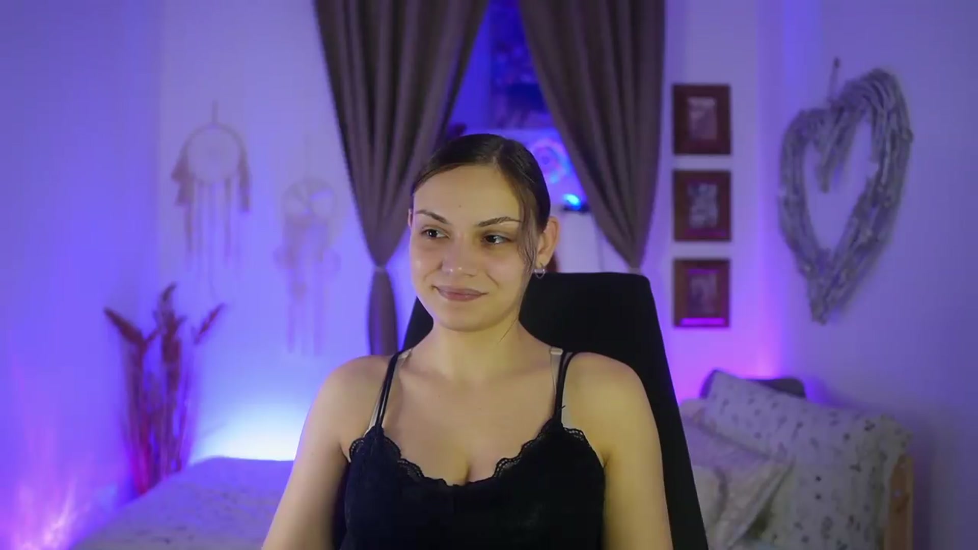 Gallery image thumbnail from Chloe_Cane's myfreecams stream on, 09/16/2026, 20:51 image 20 of 20