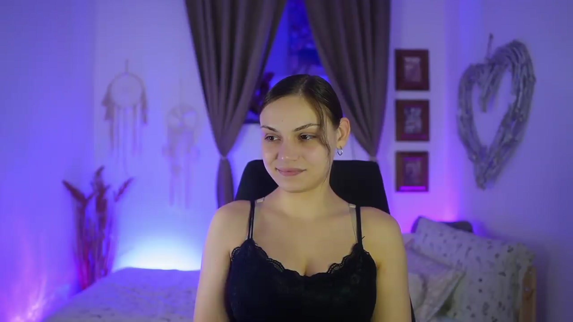 Gallery image thumbnail from Chloe_Cane's myfreecams stream on, 09/16/2026, 20:51 image 7 of 20