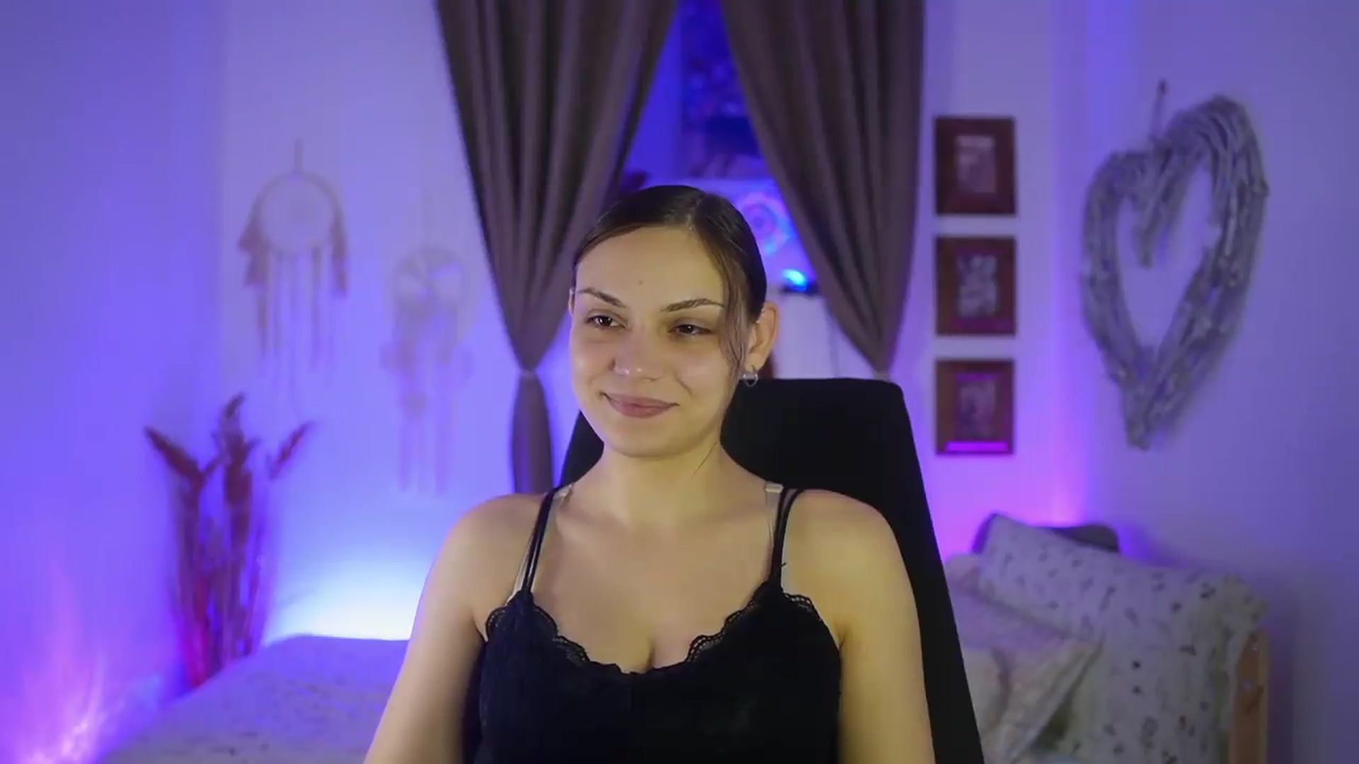 Gallery image thumbnail from Chloe_Cane's myfreecams stream on, 09/16/2026, 20:51 image 19 of 20