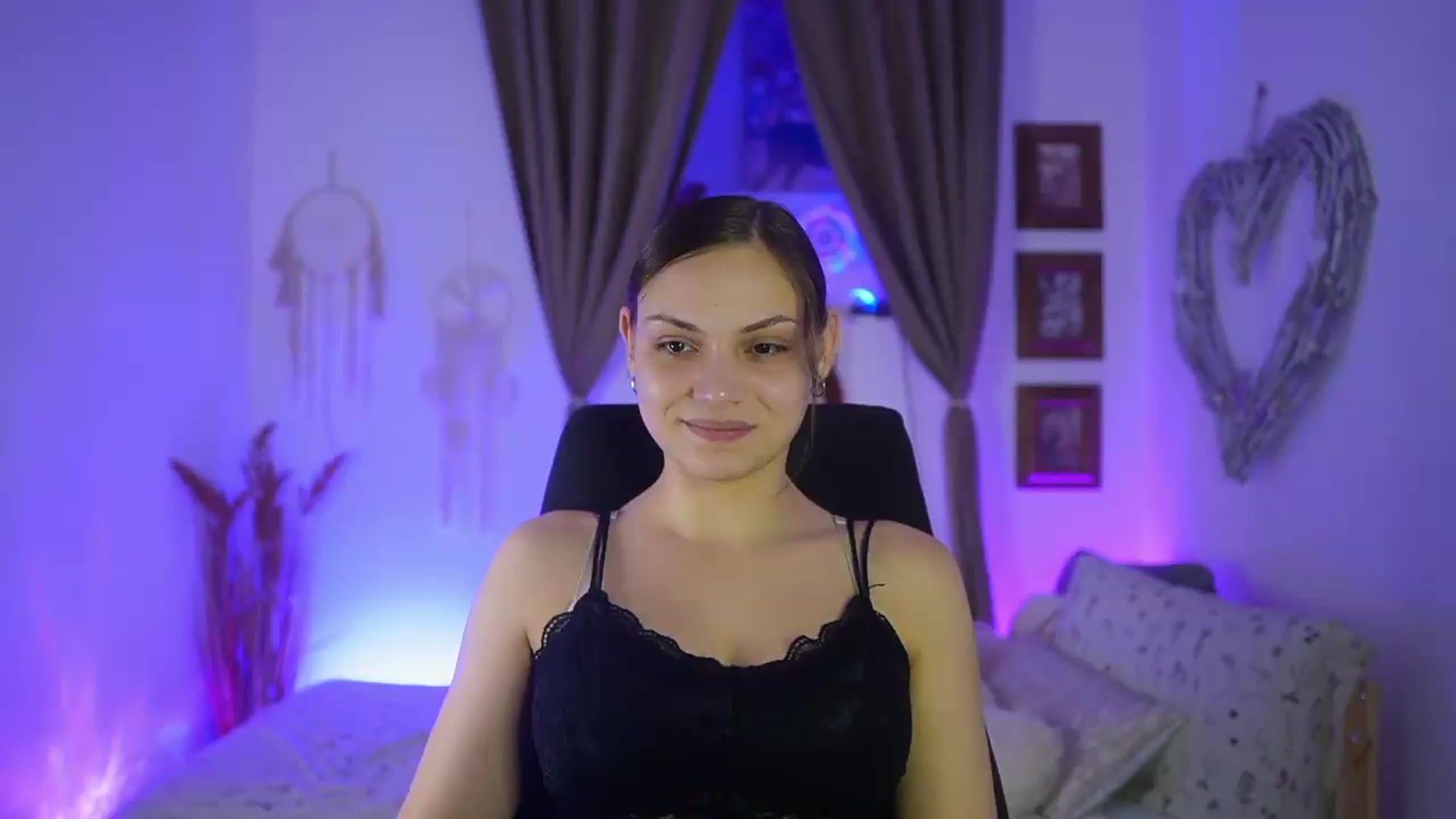 Gallery image thumbnail from Chloe_Cane's myfreecams stream on, 09/16/2026, 22:49 image 17 of 20