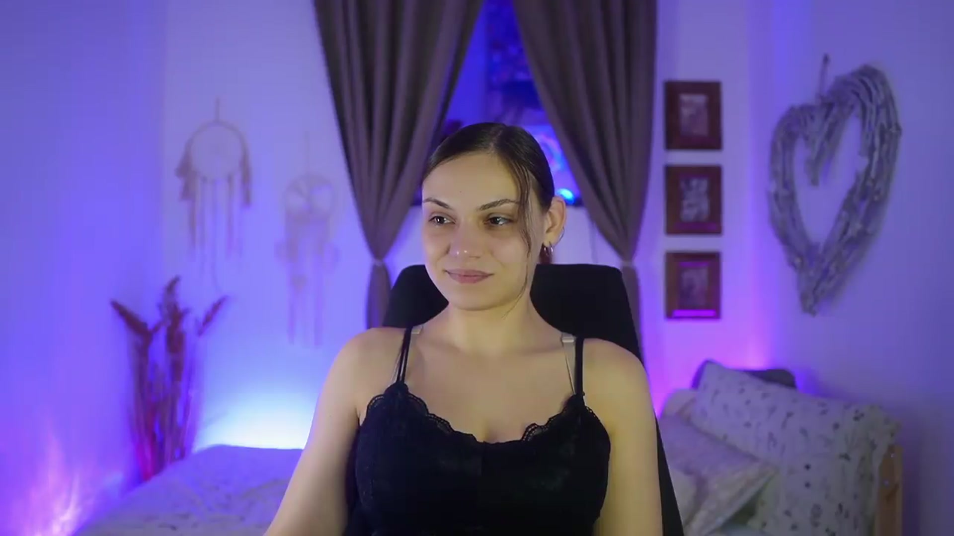 Gallery image thumbnail from Chloe_Cane's myfreecams stream on, 09/16/2026, 22:49 image 4 of 20