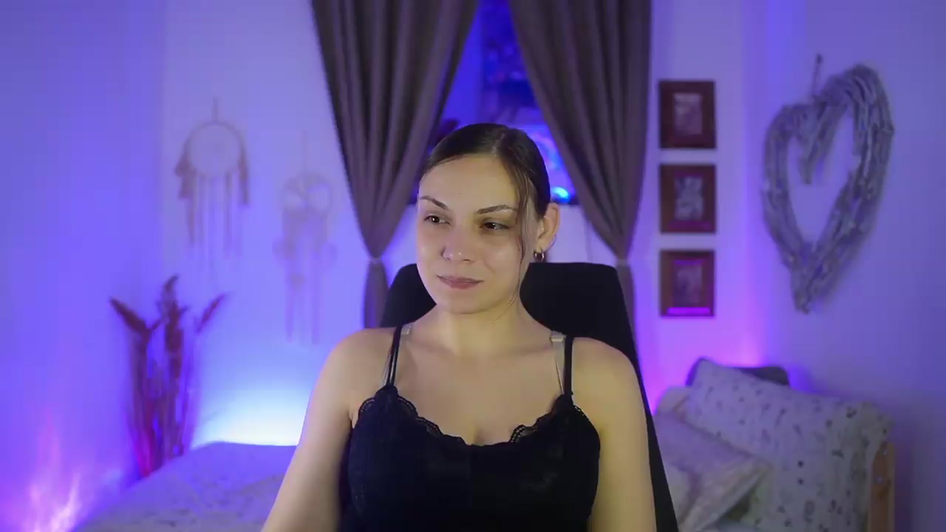 Gallery image thumbnail from Chloe_Cane's myfreecams stream on, 09/16/2026, 22:49 image 6 of 20