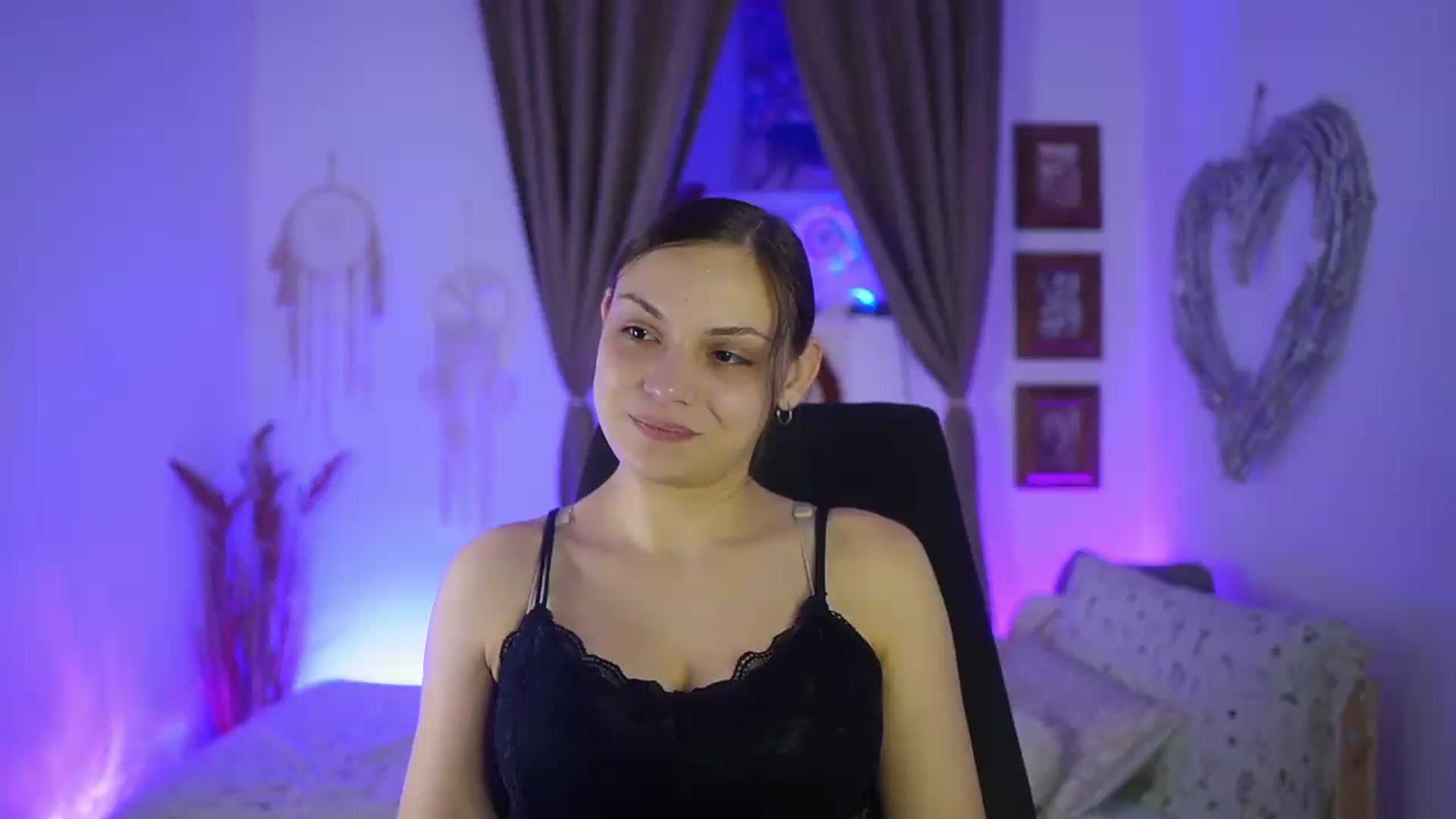 Gallery image thumbnail from Chloe_Cane's myfreecams stream on, 09/16/2026, 22:49 image 7 of 20