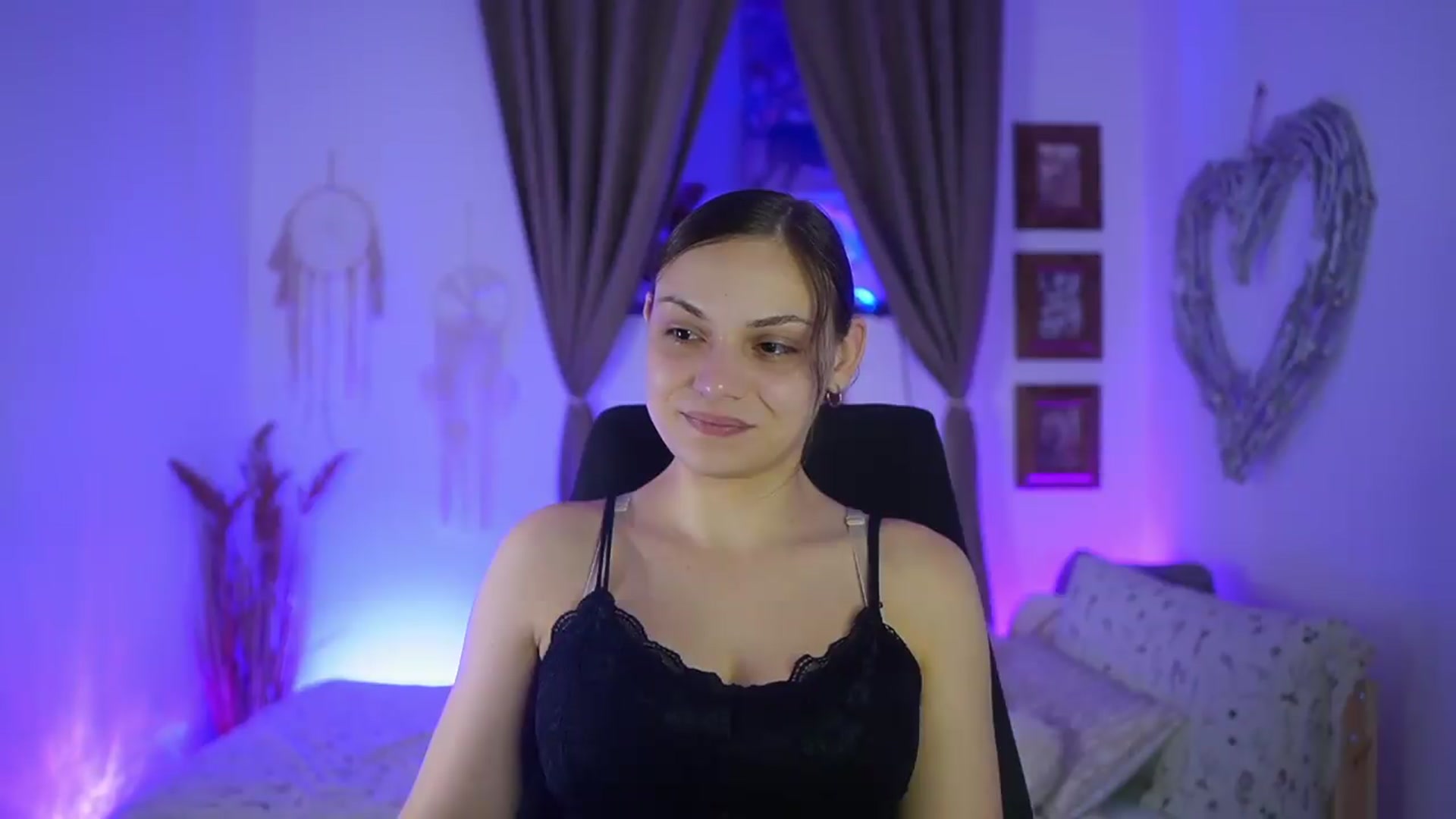 Gallery image thumbnail from Chloe_Cane's myfreecams stream on, 09/16/2026, 22:49 image 5 of 20
