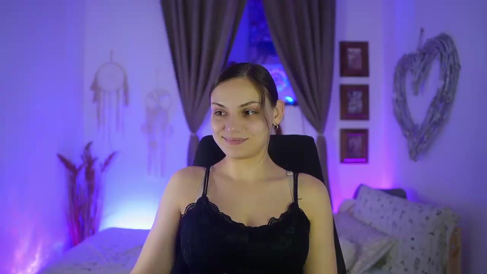 Gallery image thumbnail from Chloe_Cane's myfreecams stream on, 09/16/2026, 22:49 image 12 of 20