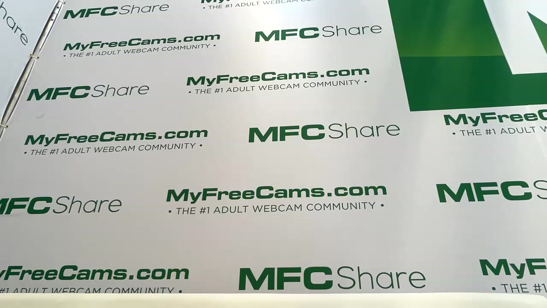 Gallery image thumbnail from Chloe_Lamb's myfreecams stream on, 01/06/2023, 03:08 image 18 of 20