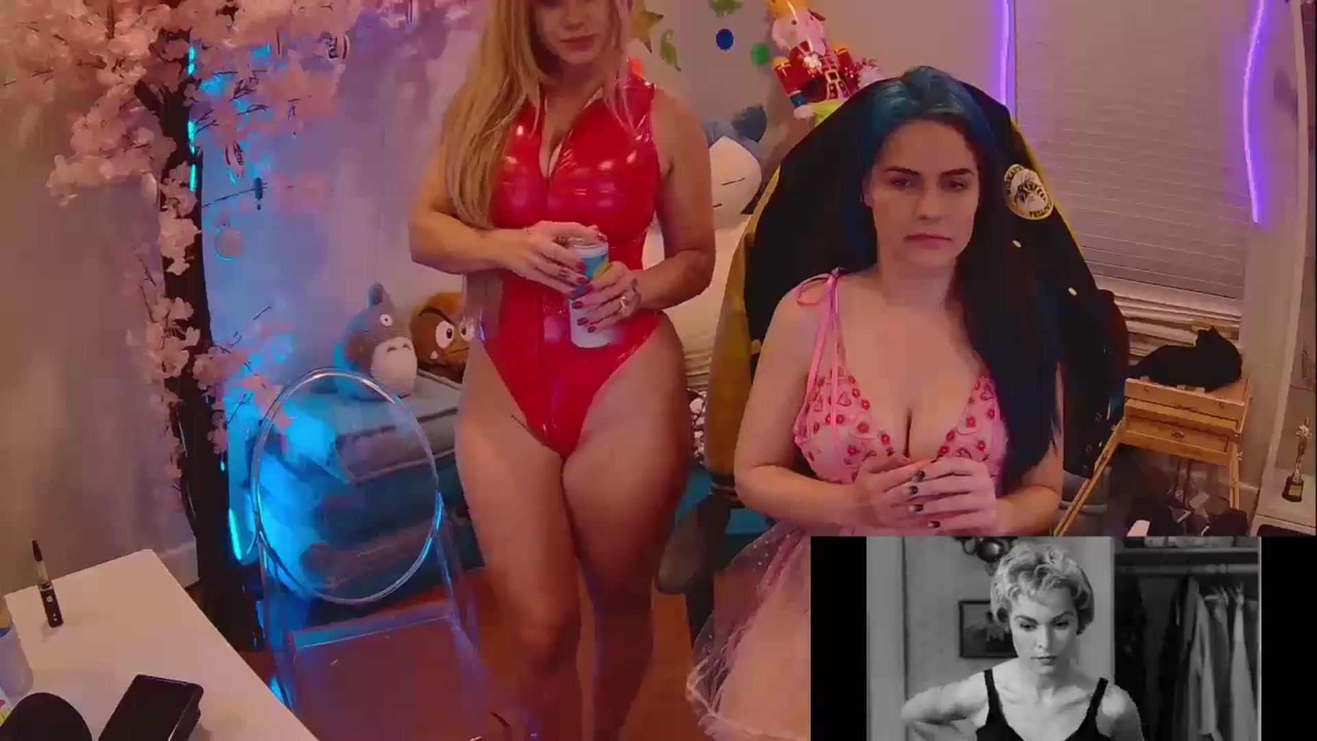Gallery image thumbnail from Chloe_Lamb's myfreecams stream on, 04/25/2025, 02:59 image 7 of 20