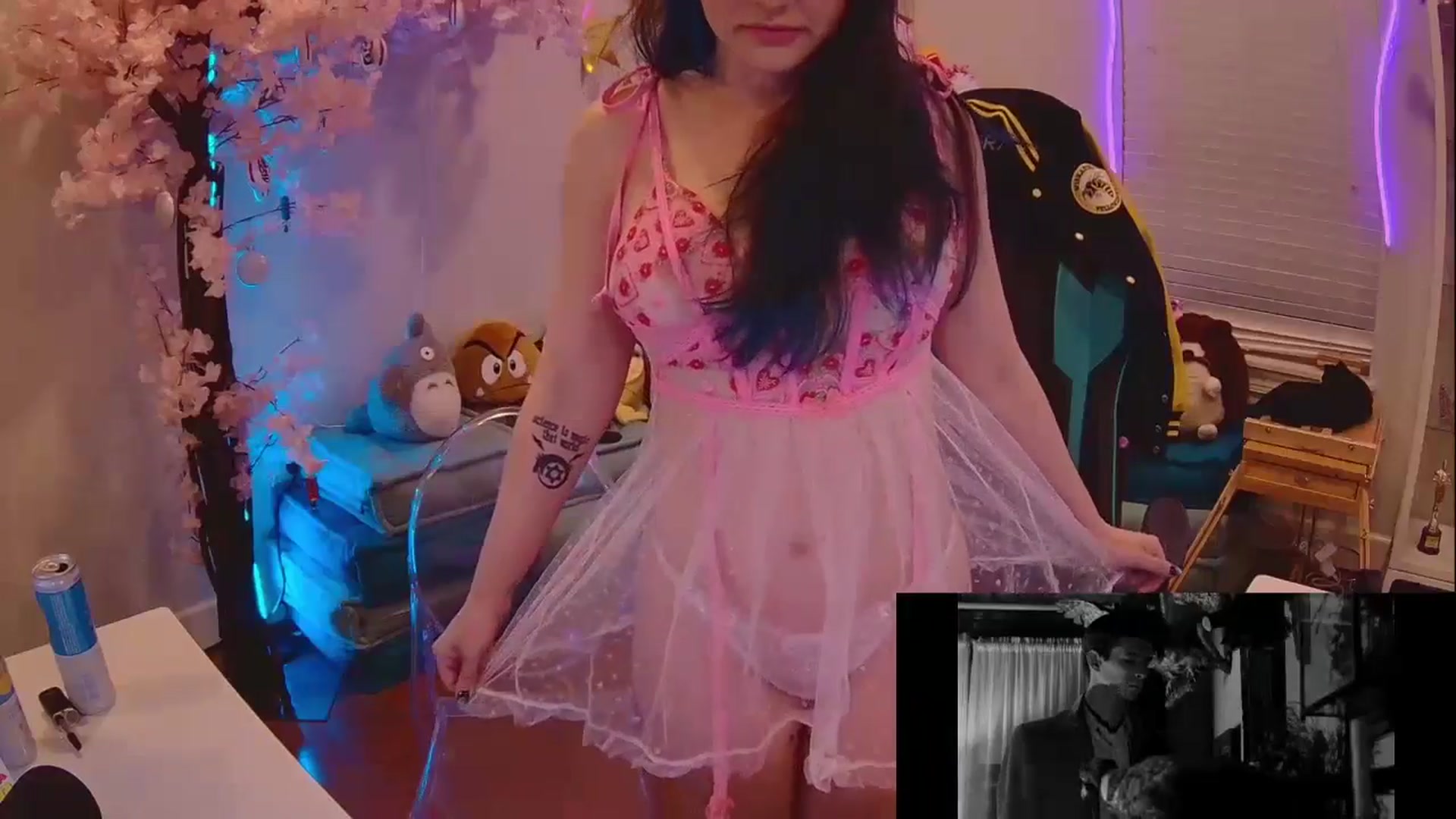 Gallery image thumbnail from Chloe_Lamb's myfreecams stream on, 04/25/2025, 03:34 image 2 of 20