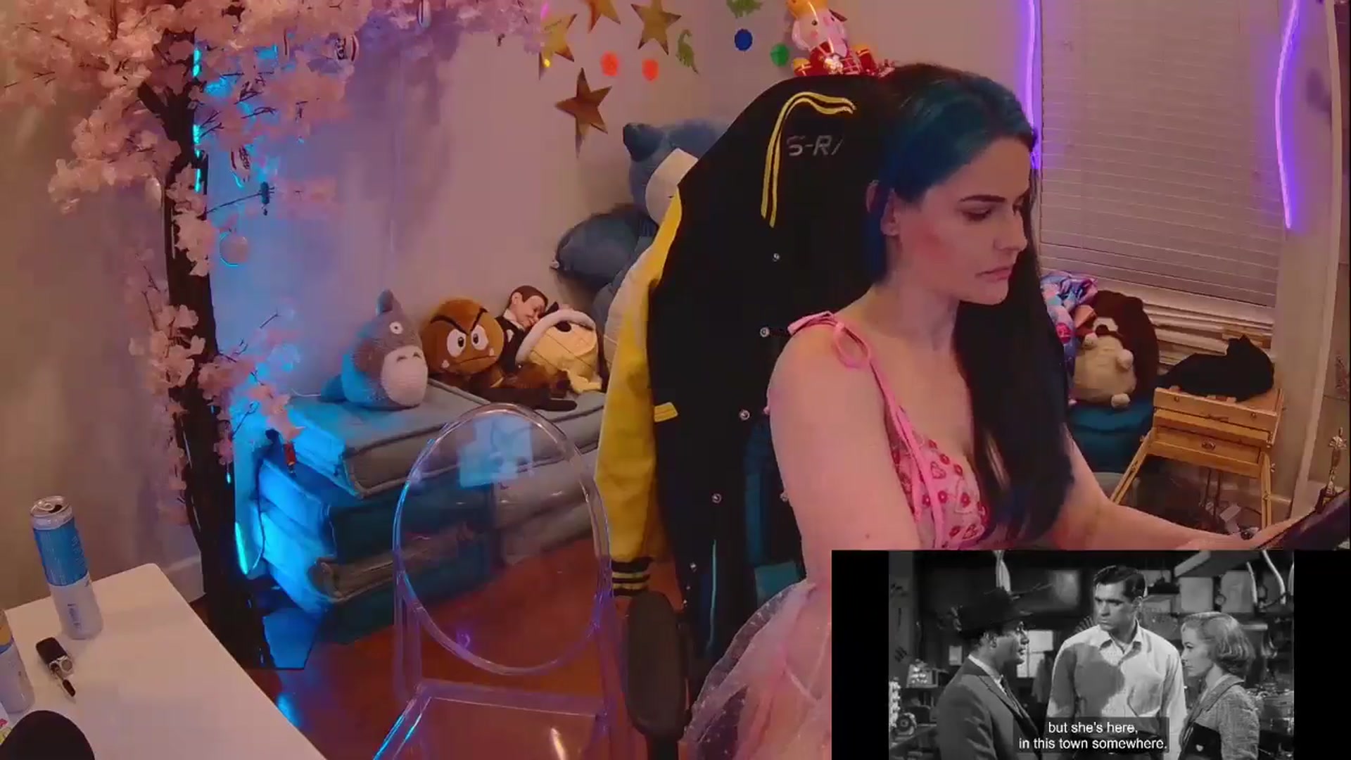 Gallery image thumbnail from Chloe_Lamb's myfreecams stream on, 04/25/2025, 04:49 image 2 of 20