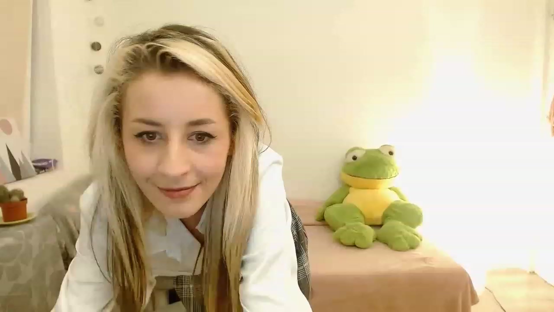 Gallery image thumbnail from Chloe_Rae's myfreecams stream on, 11/18/2022, 19:52 image 2 of 20