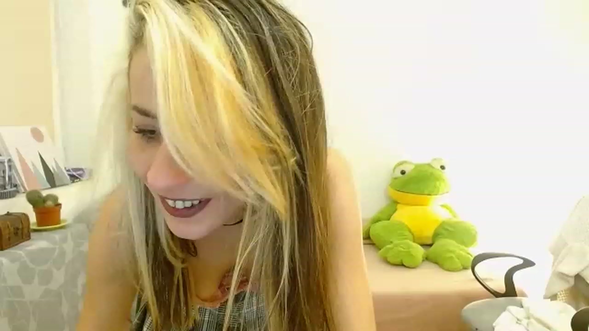 Gallery image thumbnail from Chloe_Rae's myfreecams stream on, 11/18/2022, 22:30 image 5 of 20