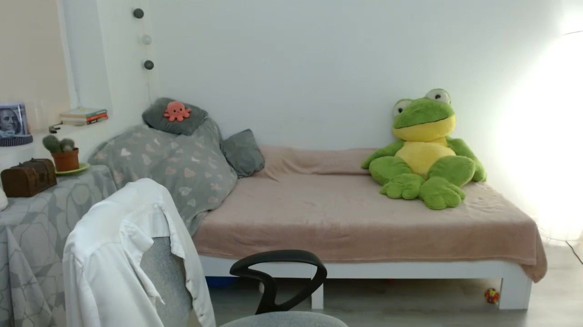 Gallery image thumbnail from Chloe_Rae's myfreecams stream on, 11/21/2022, 16:52 image 19 of 20