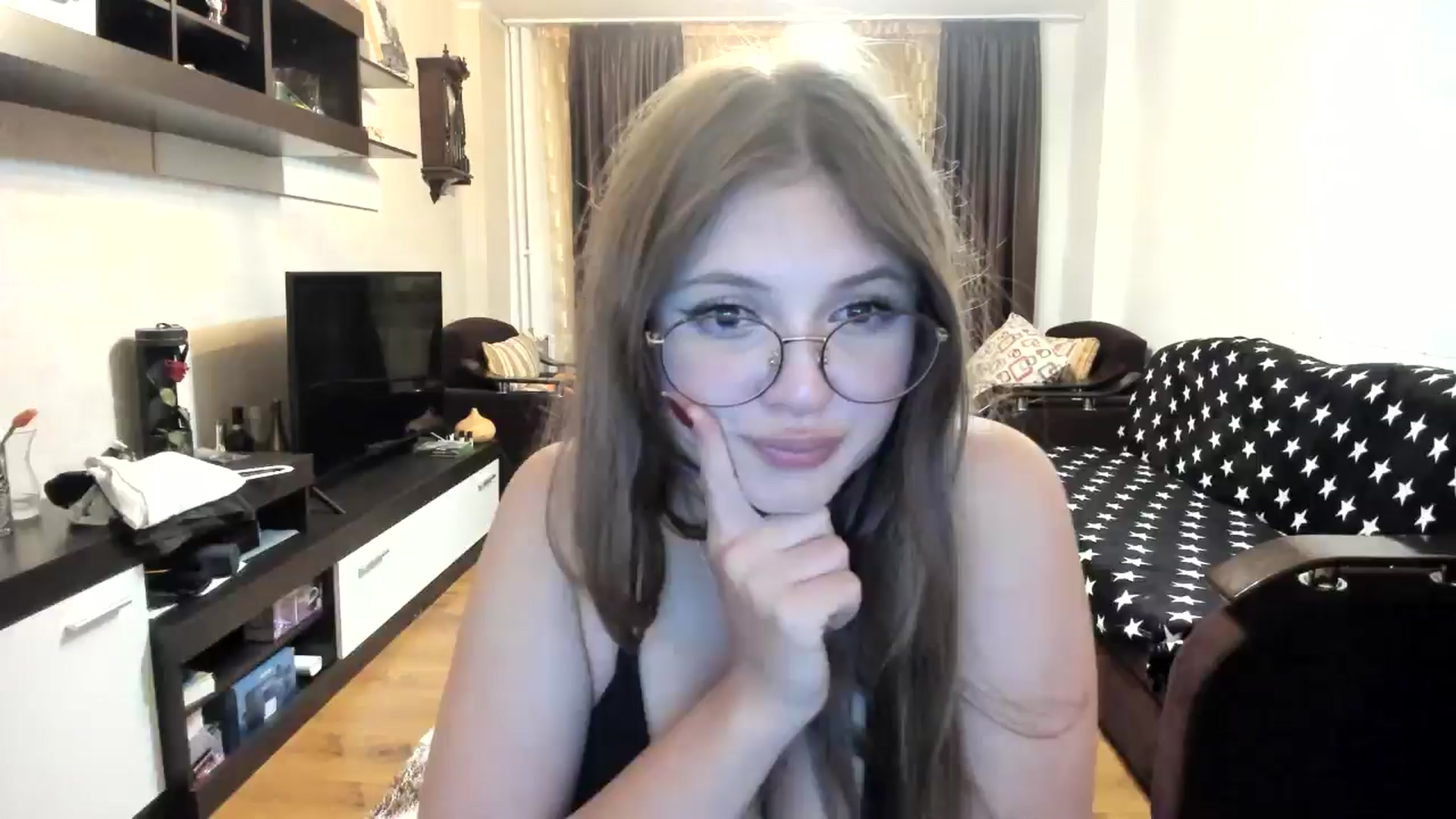 Gallery image thumbnail from Chloecrush's myfreecams stream on, 09/15/2025, 02:01 image 1 of 20