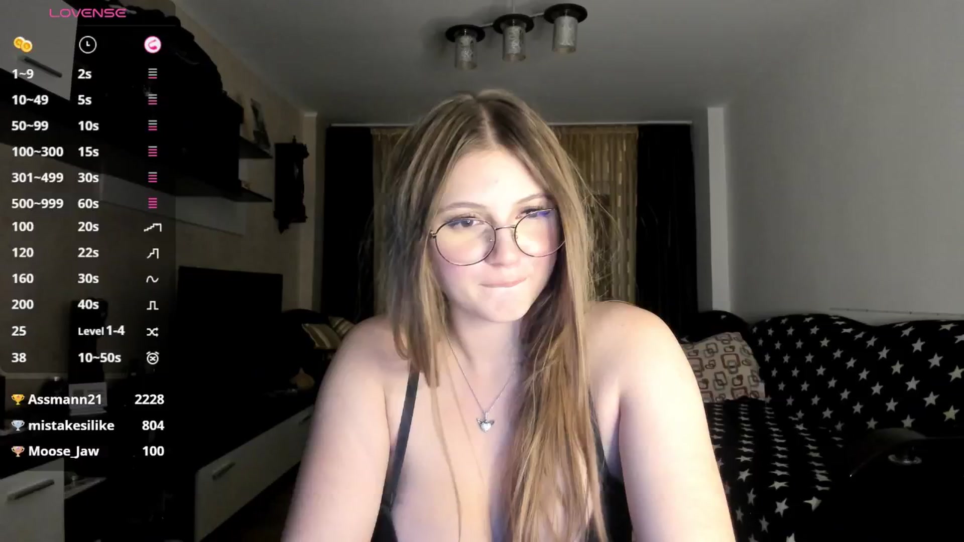Gallery image thumbnail from Chloecrush's myfreecams stream on, 09/27/2025, 01:05 image 9 of 20