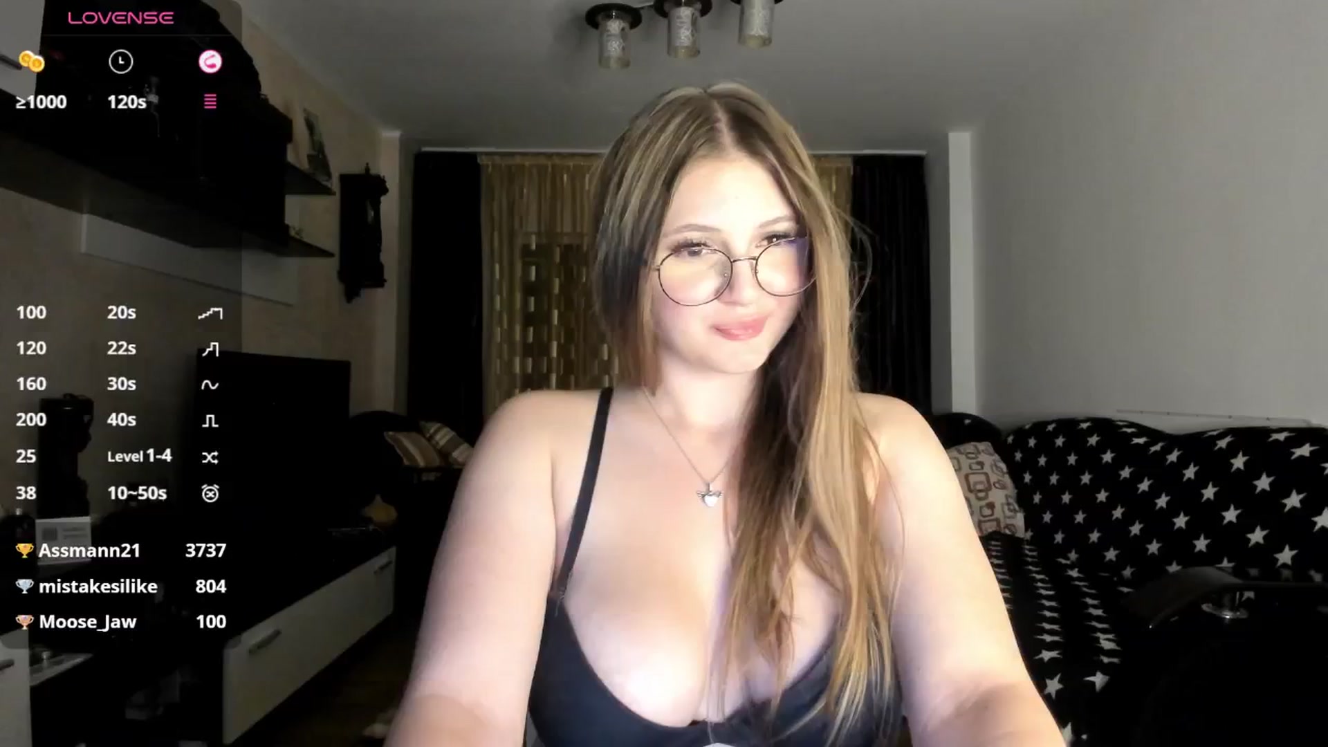 Gallery image thumbnail from Chloecrush's myfreecams stream on, 09/27/2025, 03:16 image 2 of 20