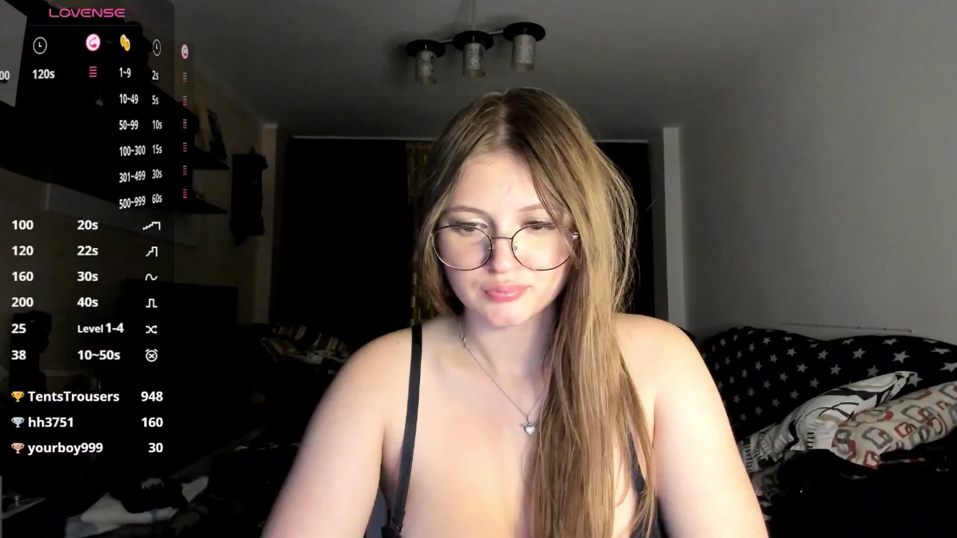 Gallery image thumbnail from Chloecrush's myfreecams stream on, 10/02/2025, 01:28 image 7 of 20