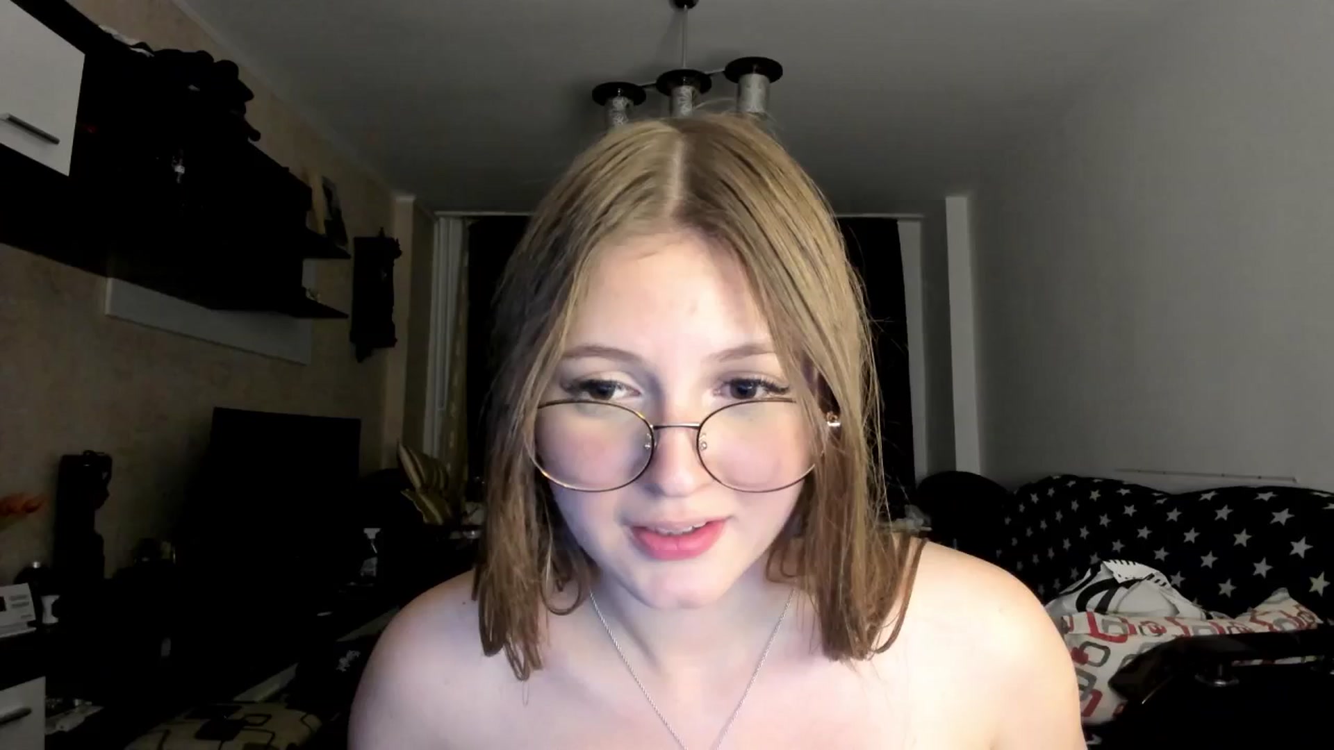 Gallery image thumbnail from Chloecrush's myfreecams stream on, 10/05/2025, 24:14 image 15 of 20