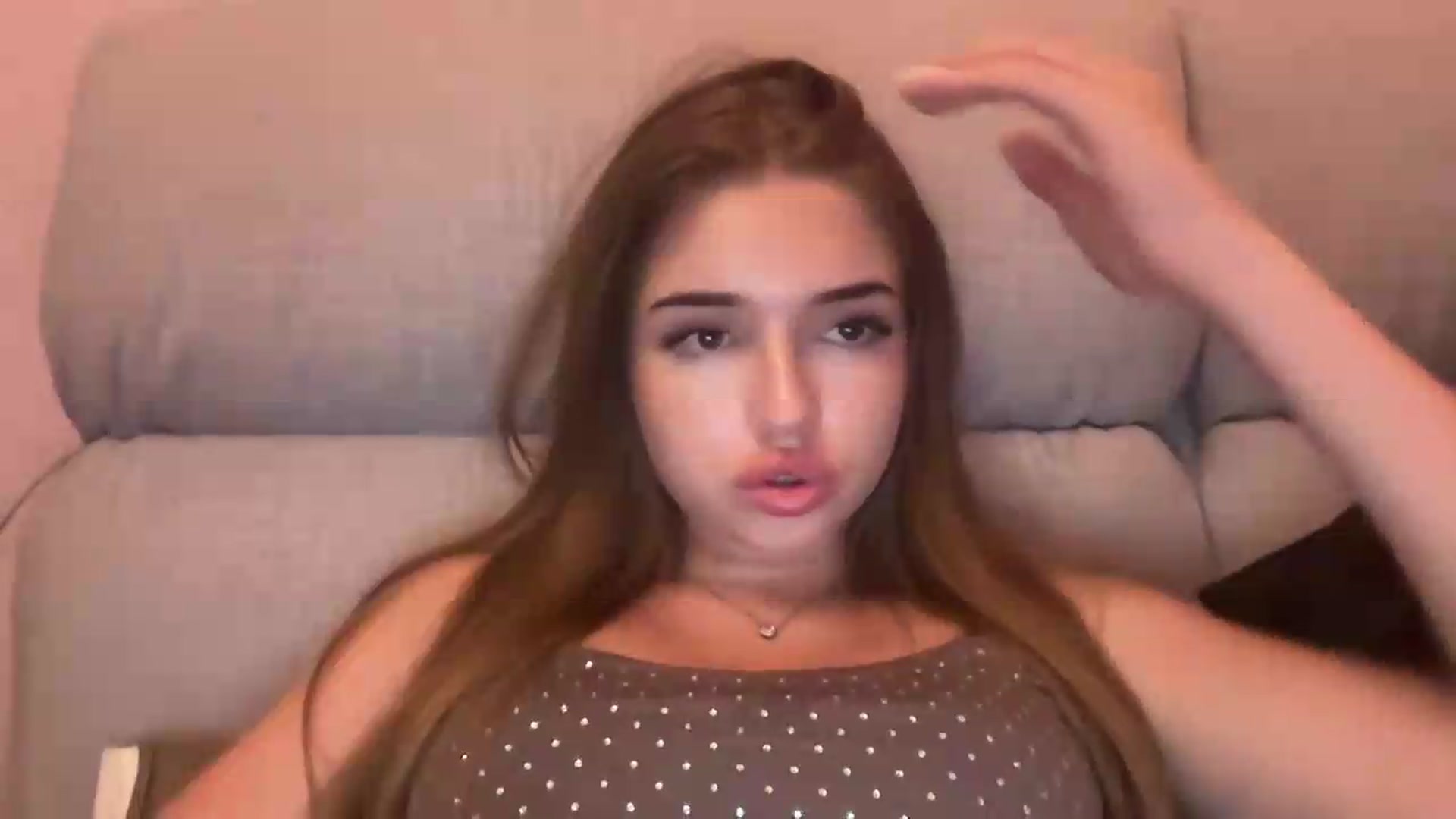 Gallery image thumbnail from ChloeeStar's myfreecams stream on, 08/10/2026, 21:13 image 15 of 20