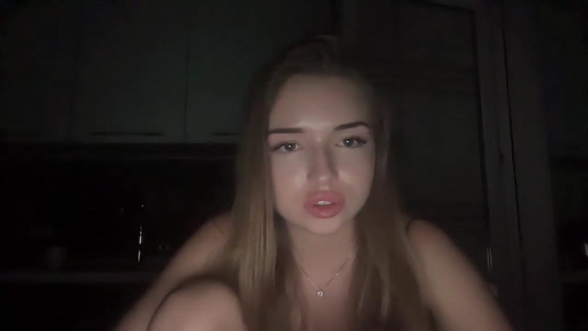 Gallery image thumbnail from ChloeeStar's myfreecams stream on, 08/10/2026, 22:03 image 16 of 20