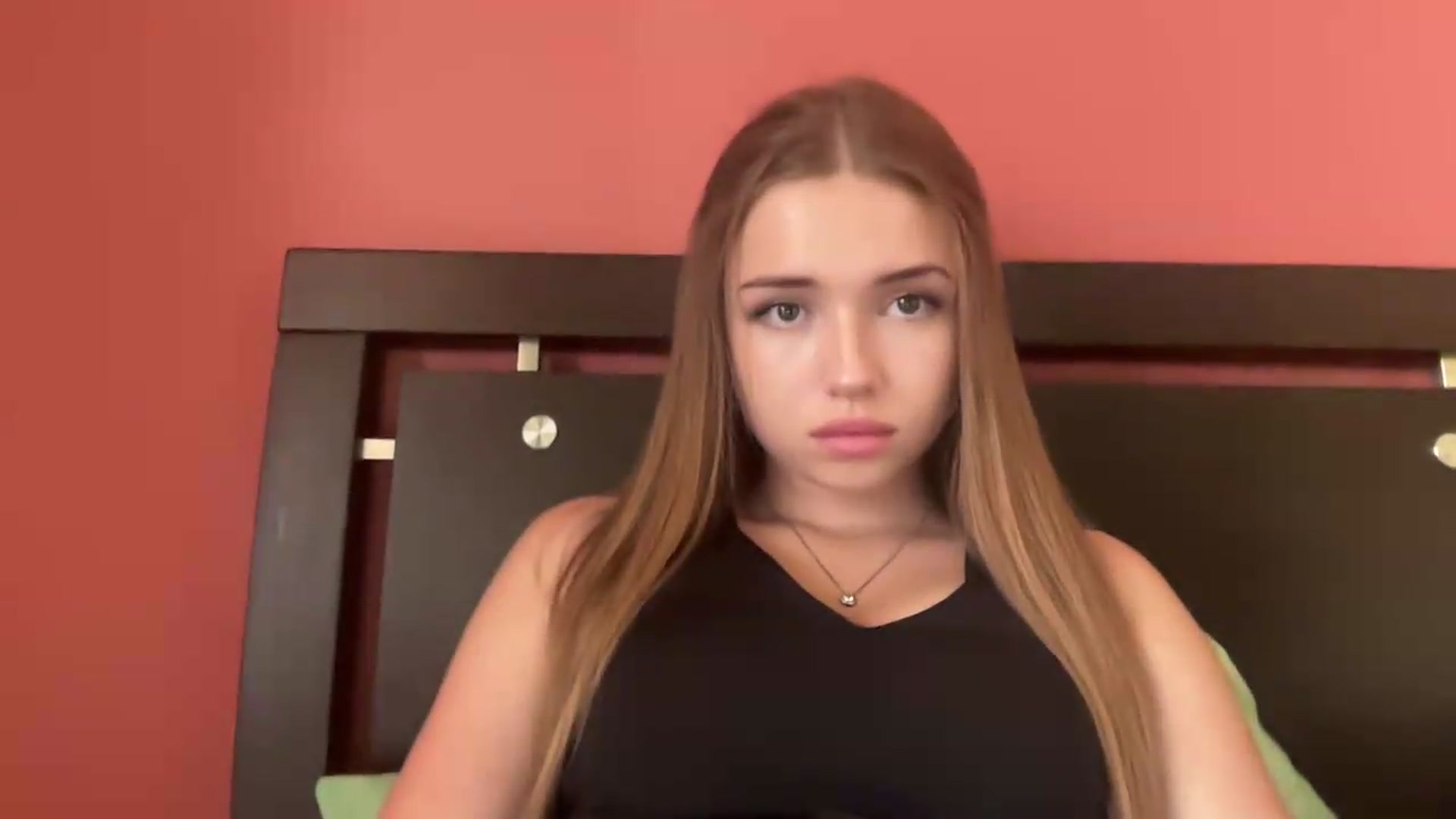 Gallery image thumbnail from ChloeeStar's myfreecams stream on, 08/11/2026, 11:45 image 17 of 20