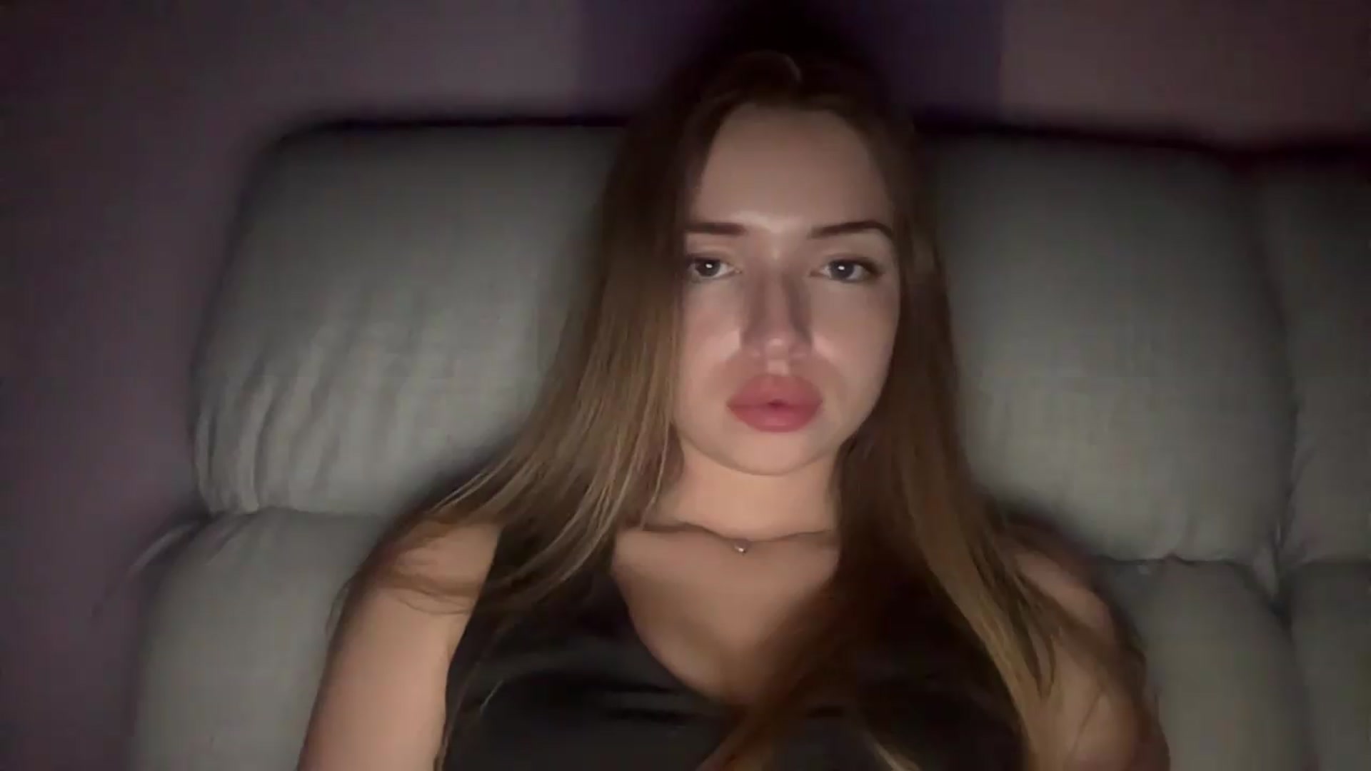 Gallery image thumbnail from ChloeeStar's myfreecams stream on, 08/11/2026, 19:31 image 15 of 20