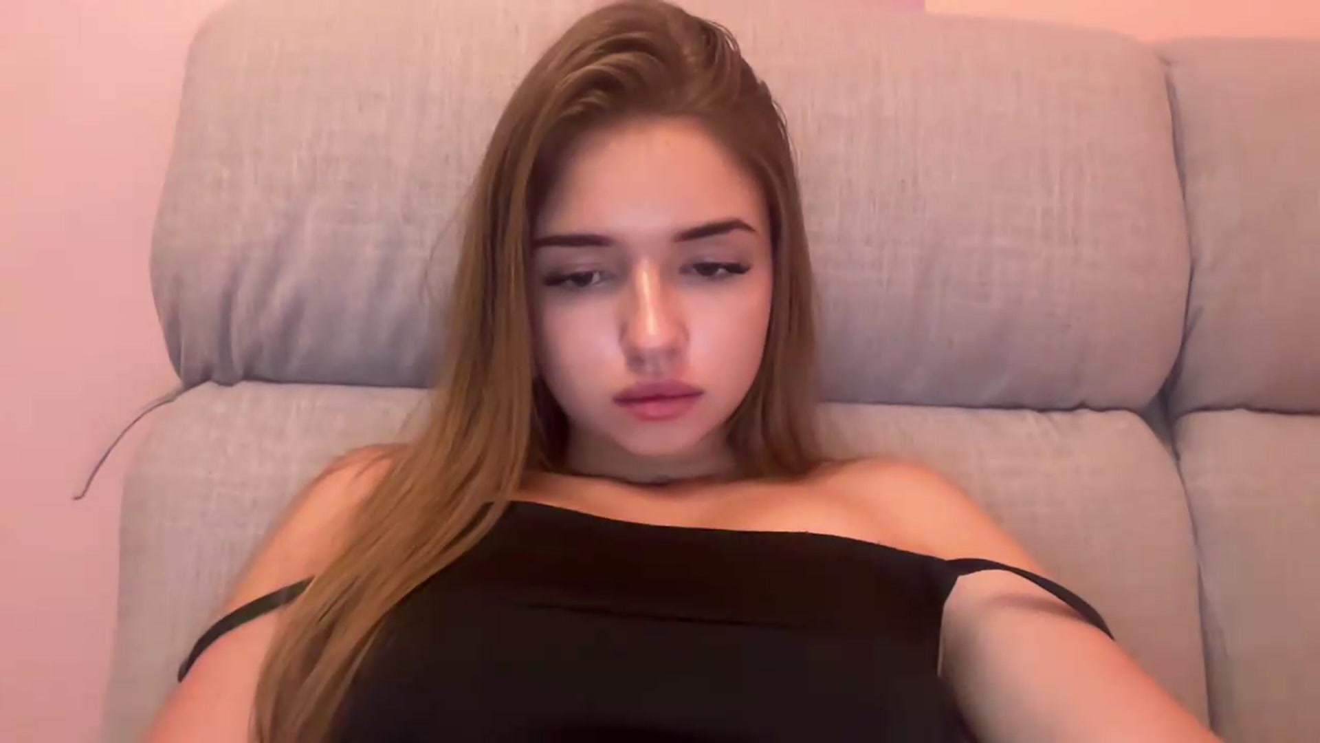 Gallery image thumbnail from ChloeeStar's myfreecams stream on, 08/13/2026, 19:50 image 4 of 20