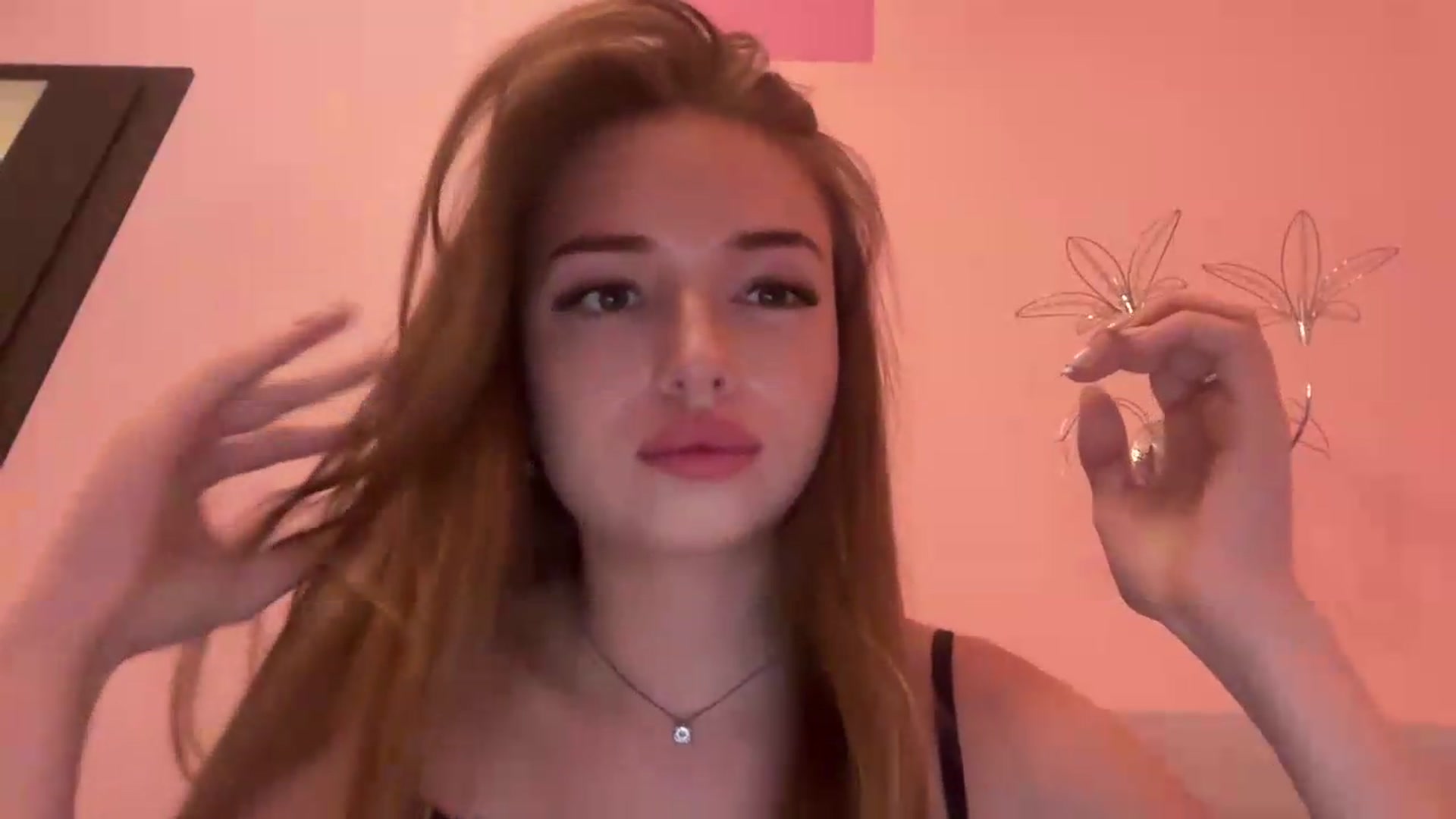 Gallery image thumbnail from ChloeeStar's myfreecams stream on, 08/14/2026, 20:21 image 5 of 20