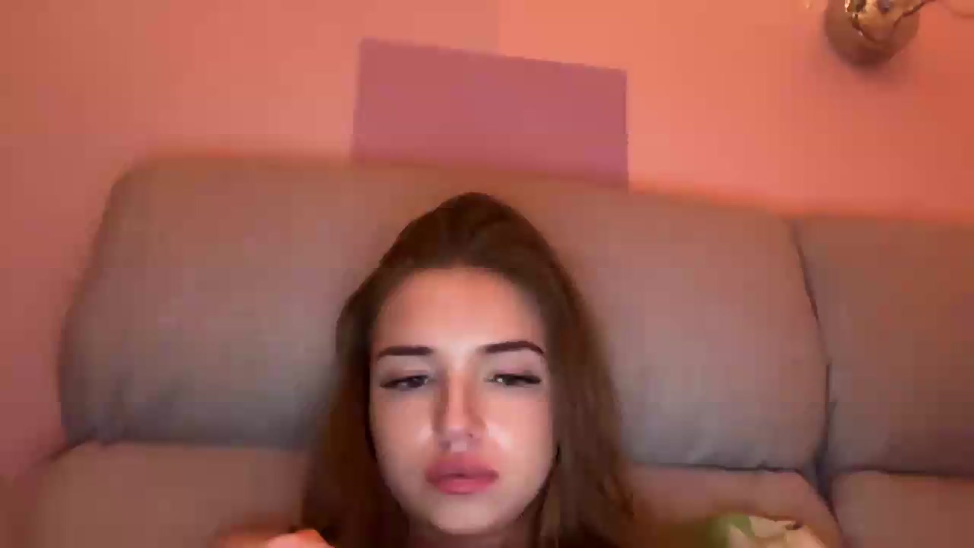 Gallery image thumbnail from ChloeeStar's myfreecams stream on, 08/14/2026, 21:41 image 18 of 20