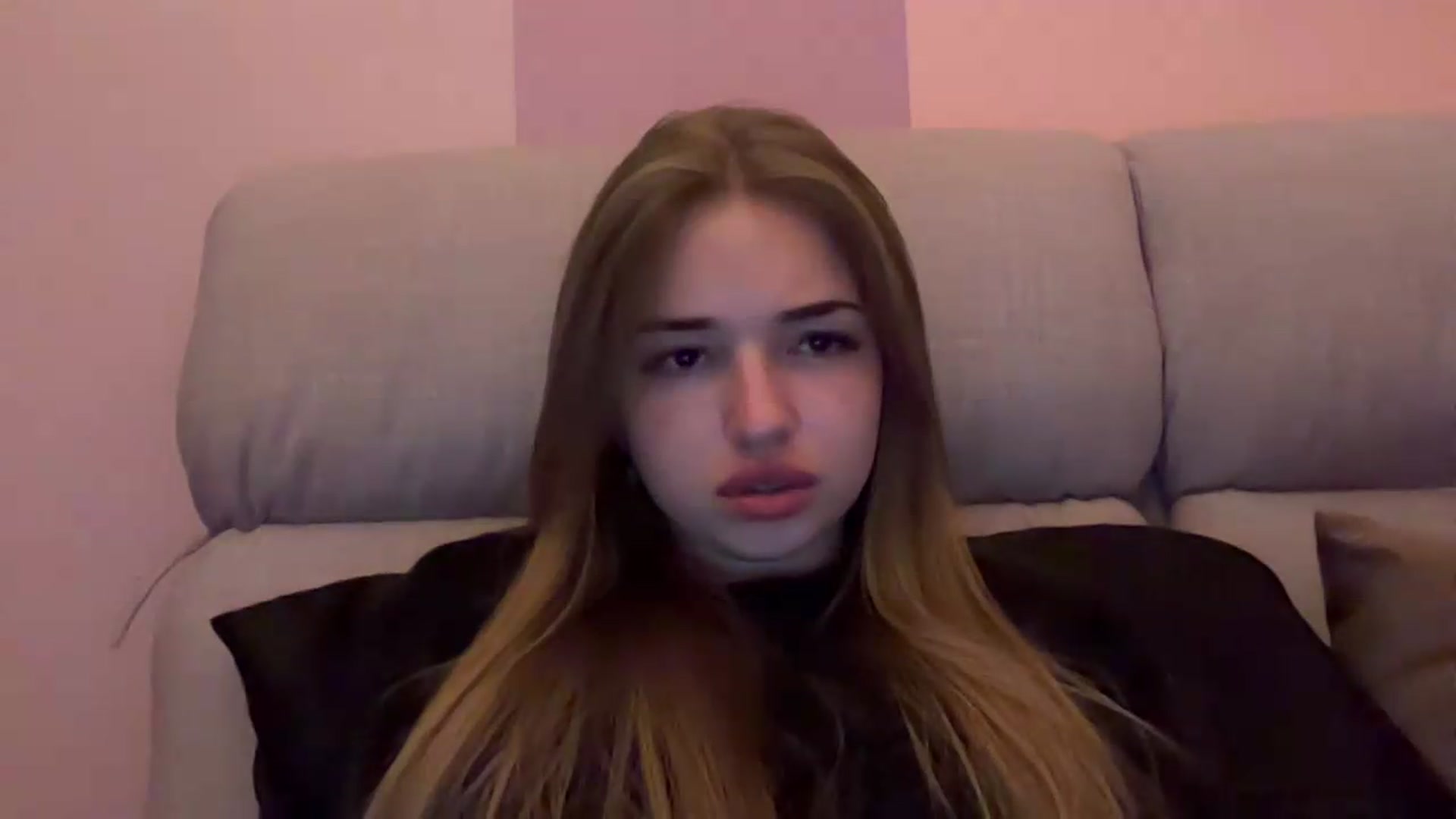 Gallery image thumbnail from ChloeeStar's myfreecams stream on, 08/16/2026, 20:27 image 19 of 20