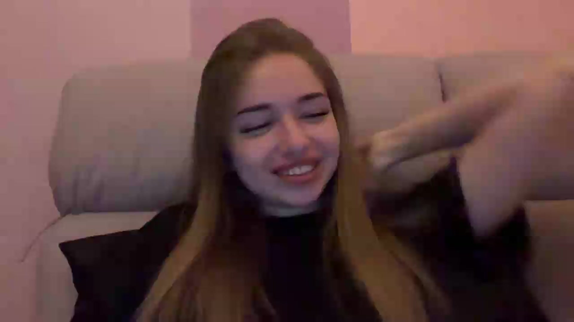Gallery image thumbnail from ChloeeStar's myfreecams stream on, 08/16/2026, 20:27 image 16 of 20