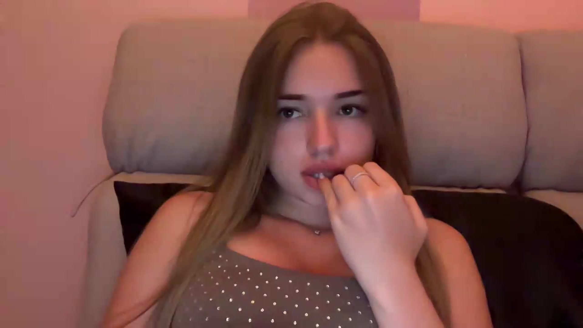 Gallery image thumbnail from ChloeeStar's myfreecams stream on, 08/16/2026, 21:21 image 17 of 20