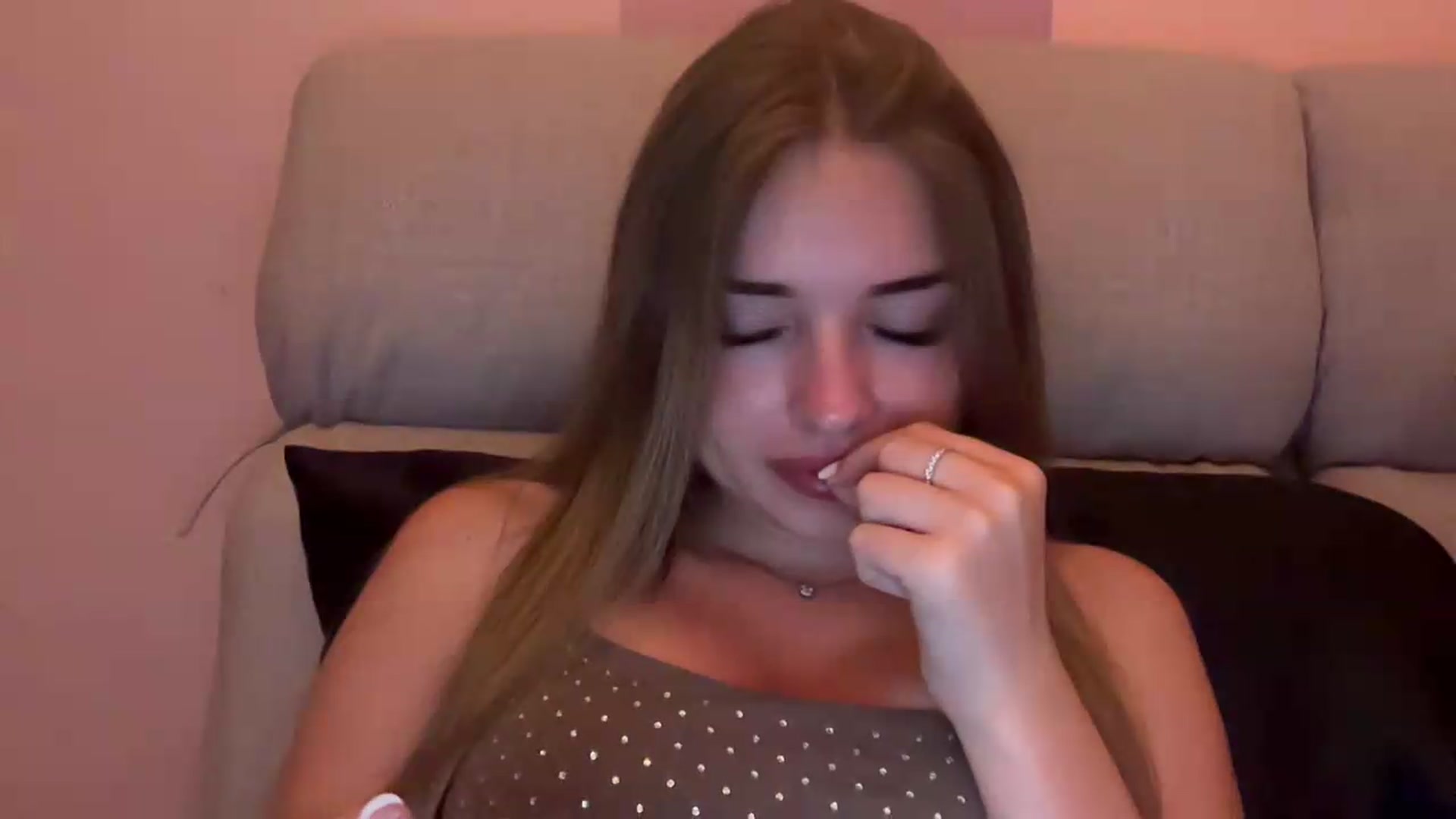 Gallery image thumbnail from ChloeeStar's myfreecams stream on, 08/16/2026, 21:21 image 18 of 20