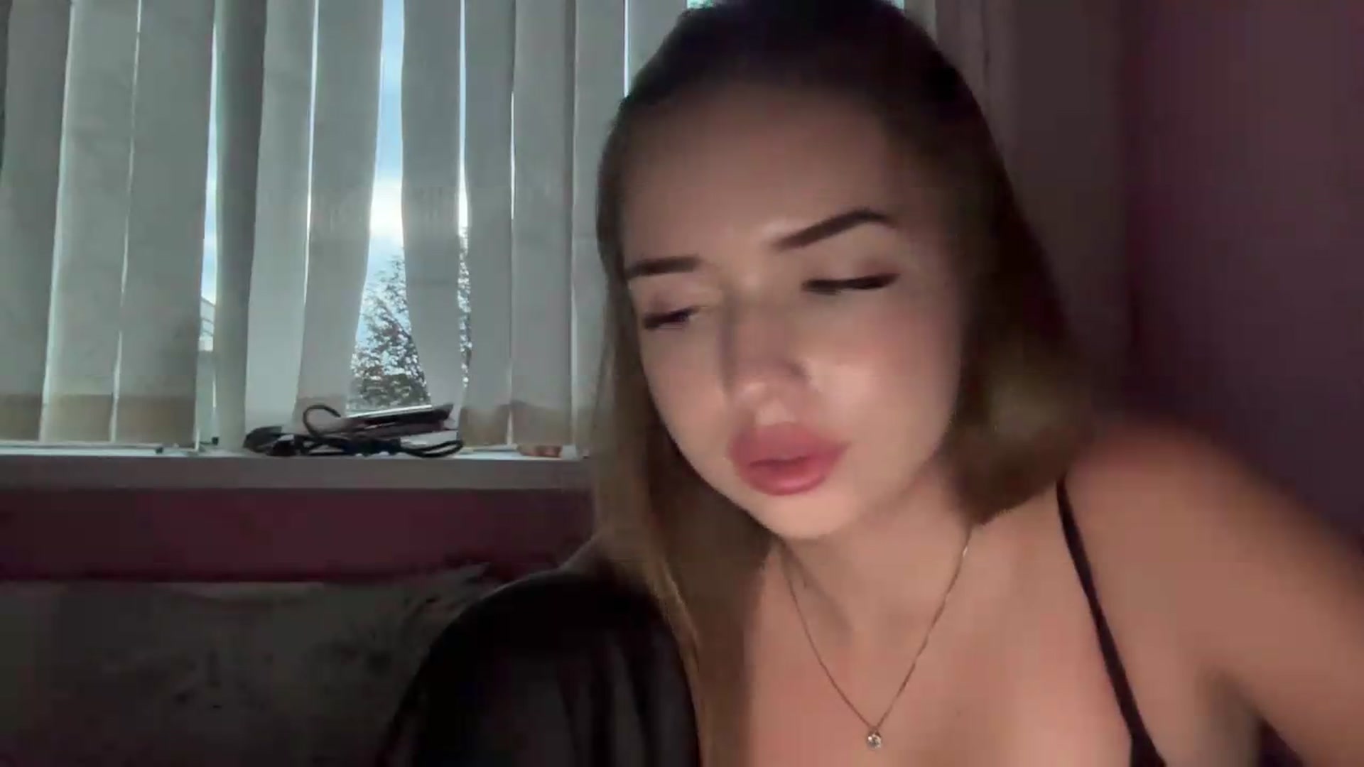 Gallery image thumbnail from ChloeeStar's myfreecams stream on, 08/18/2026, 17:18 image 12 of 20