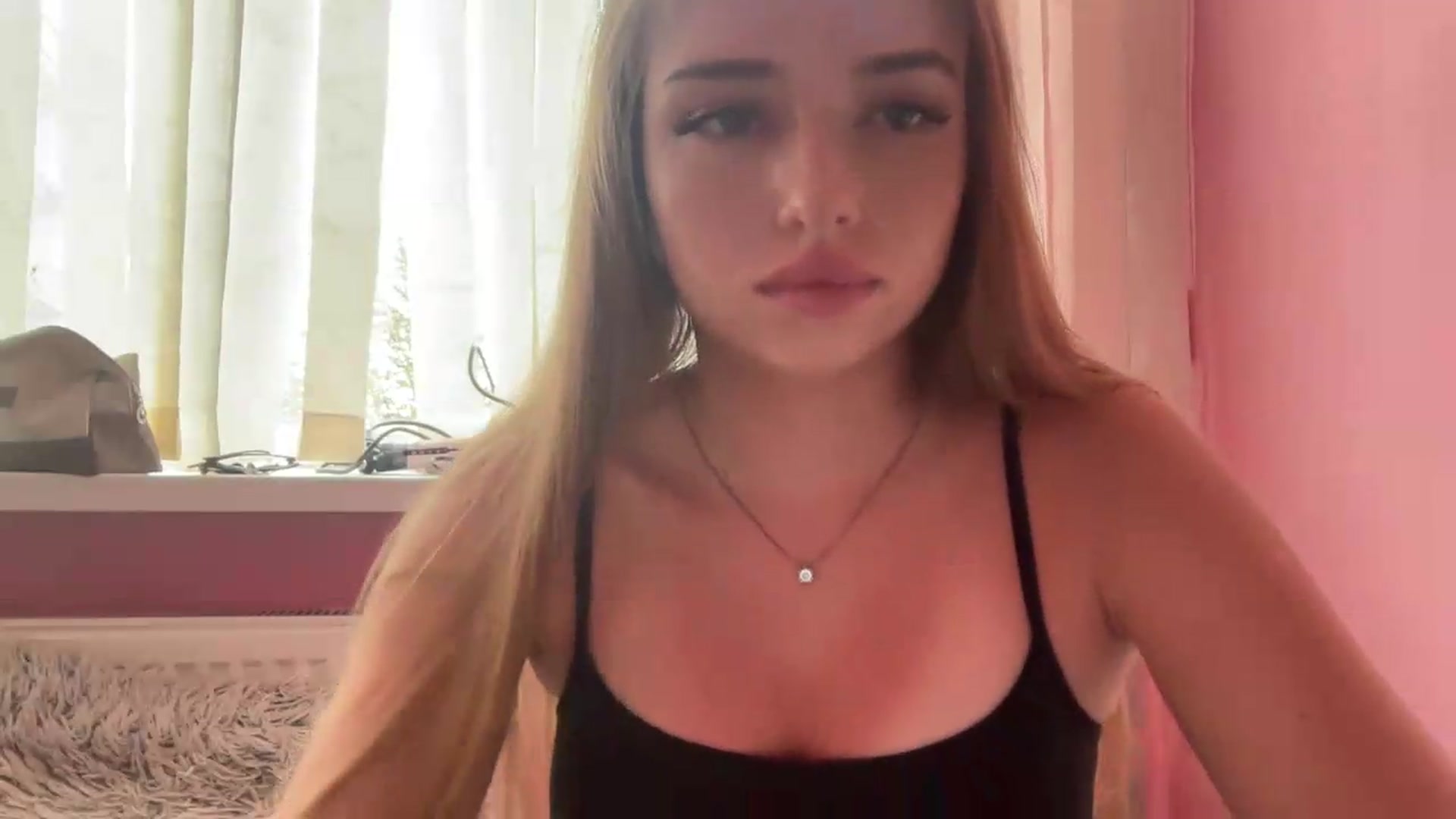 Gallery image thumbnail from ChloeeStar's myfreecams stream on, 08/19/2026, 14:43 image 2 of 20
