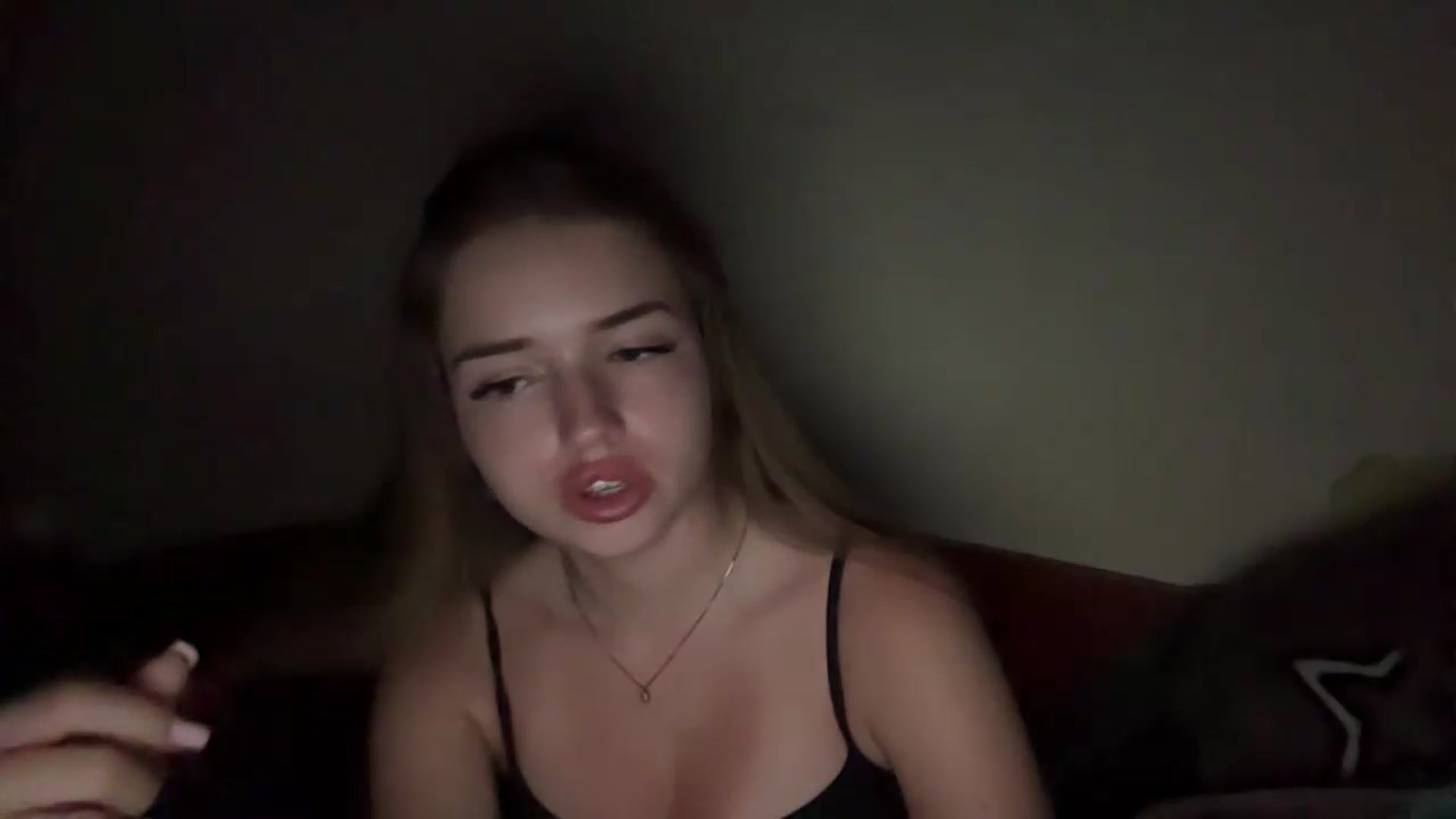 Gallery image thumbnail from ChloeeStar's myfreecams stream on, 08/19/2026, 20:58 image 9 of 20