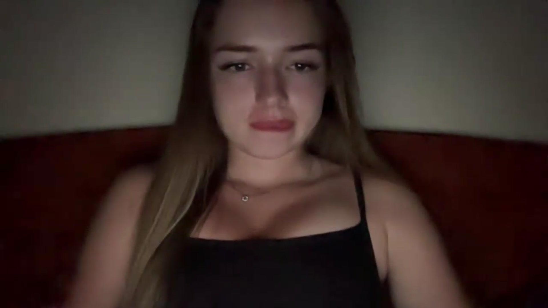 Gallery image thumbnail from ChloeeStar's myfreecams stream on, 08/19/2026, 20:58 image 15 of 20