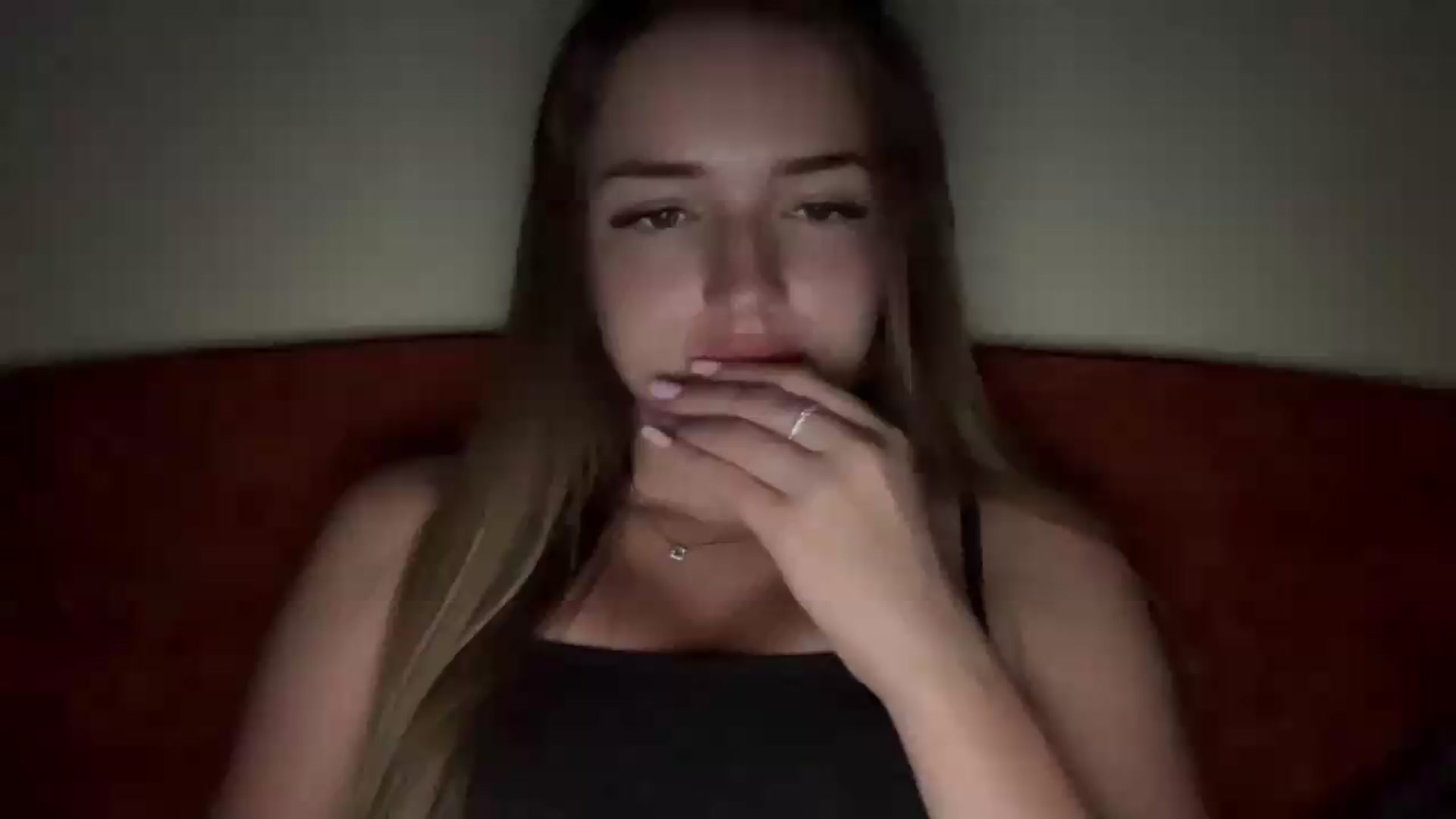 Gallery image thumbnail from ChloeeStar's myfreecams stream on, 08/19/2026, 20:58 image 17 of 20