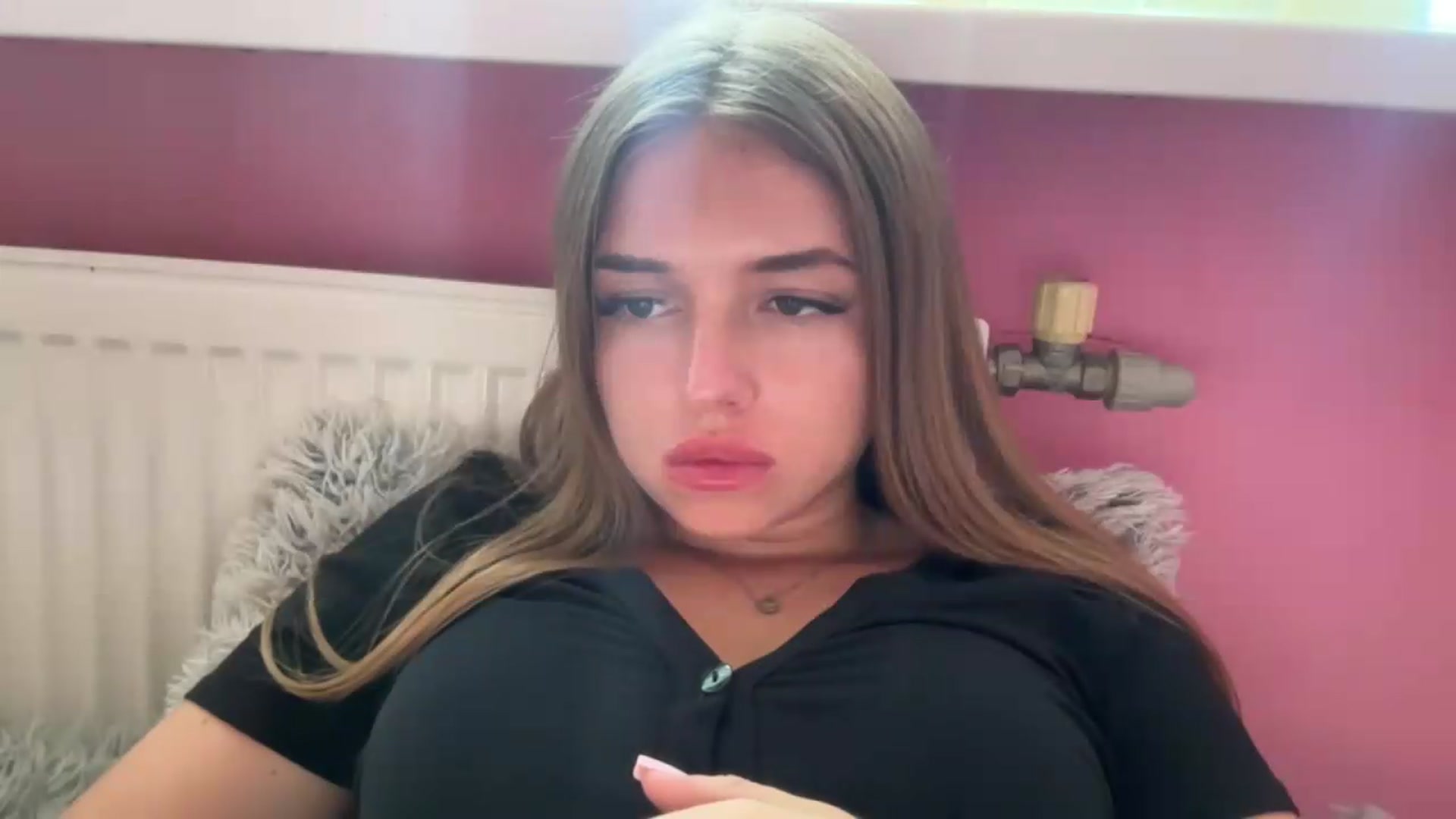 Gallery image thumbnail from ChloeeStar's myfreecams stream on, 08/23/2026, 13:57 image 14 of 20