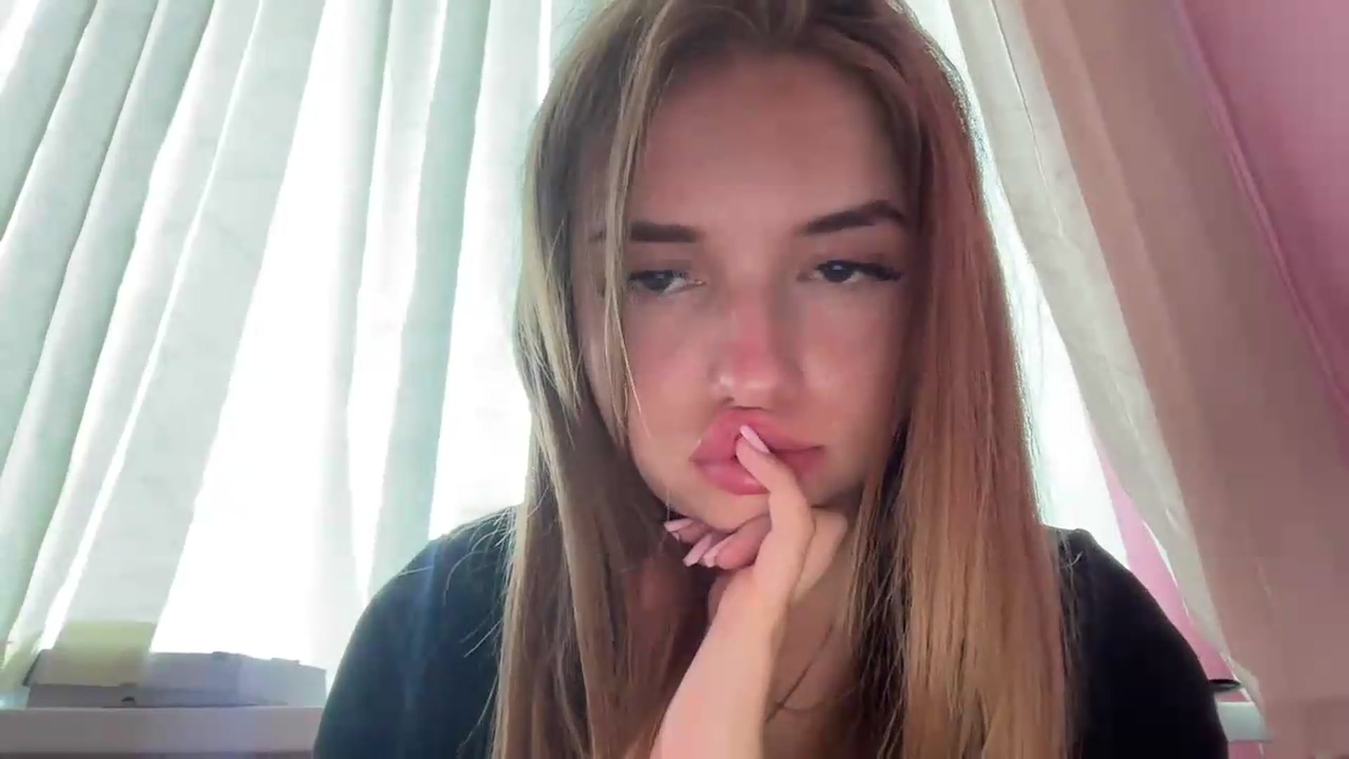 Gallery image thumbnail from ChloeeStar's myfreecams stream on, 08/23/2026, 14:23 image 19 of 20