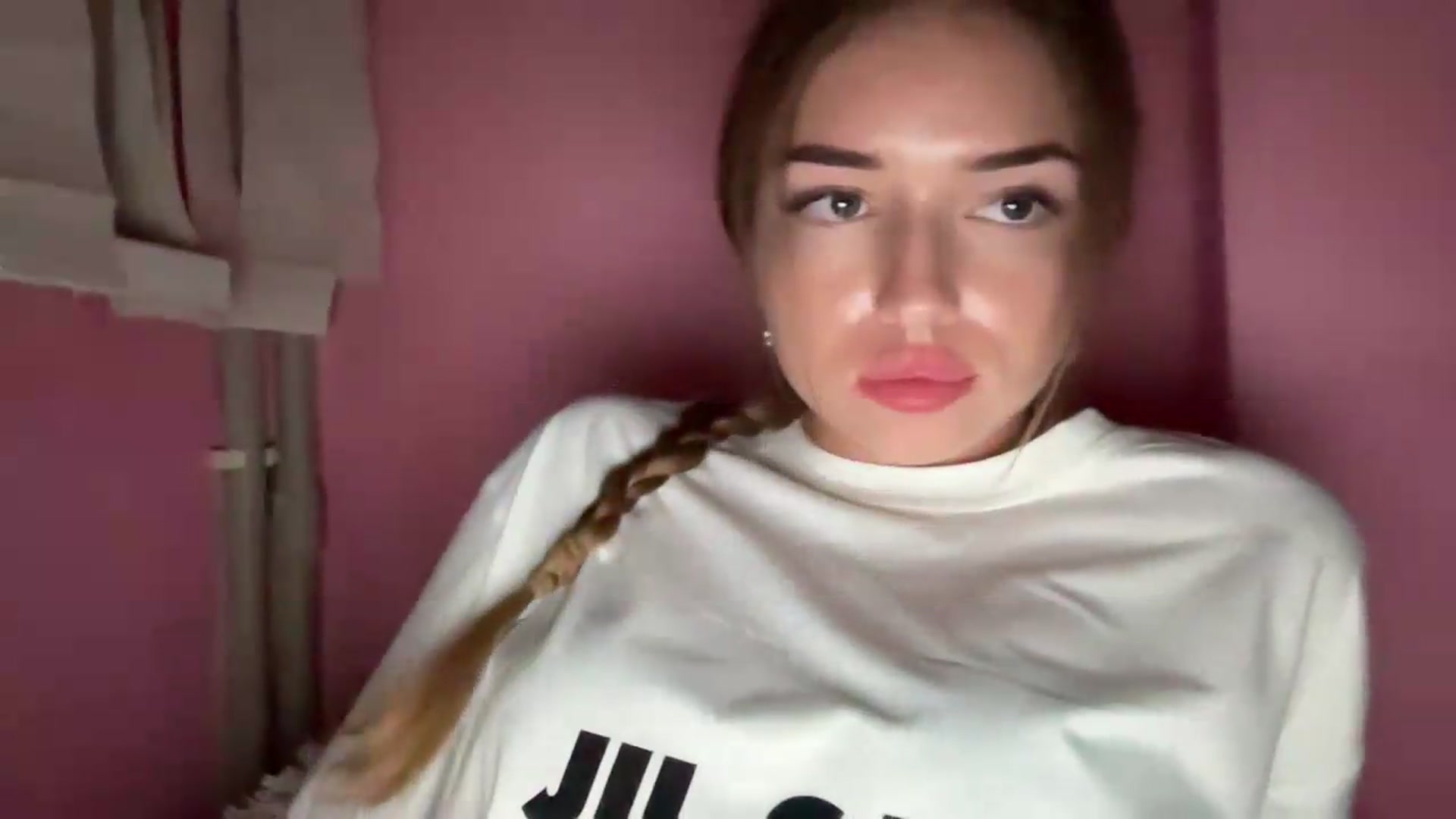 Gallery image thumbnail from ChloeeStar's myfreecams stream on, 09/01/2026, 18:02 image 9 of 20