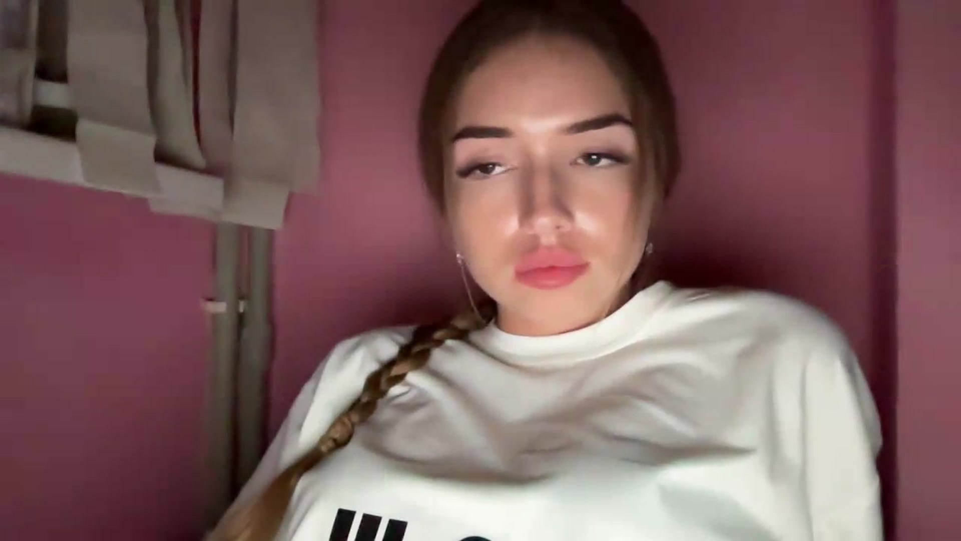 Gallery image thumbnail from ChloeeStar's myfreecams stream on, 09/01/2026, 18:02 image 7 of 20
