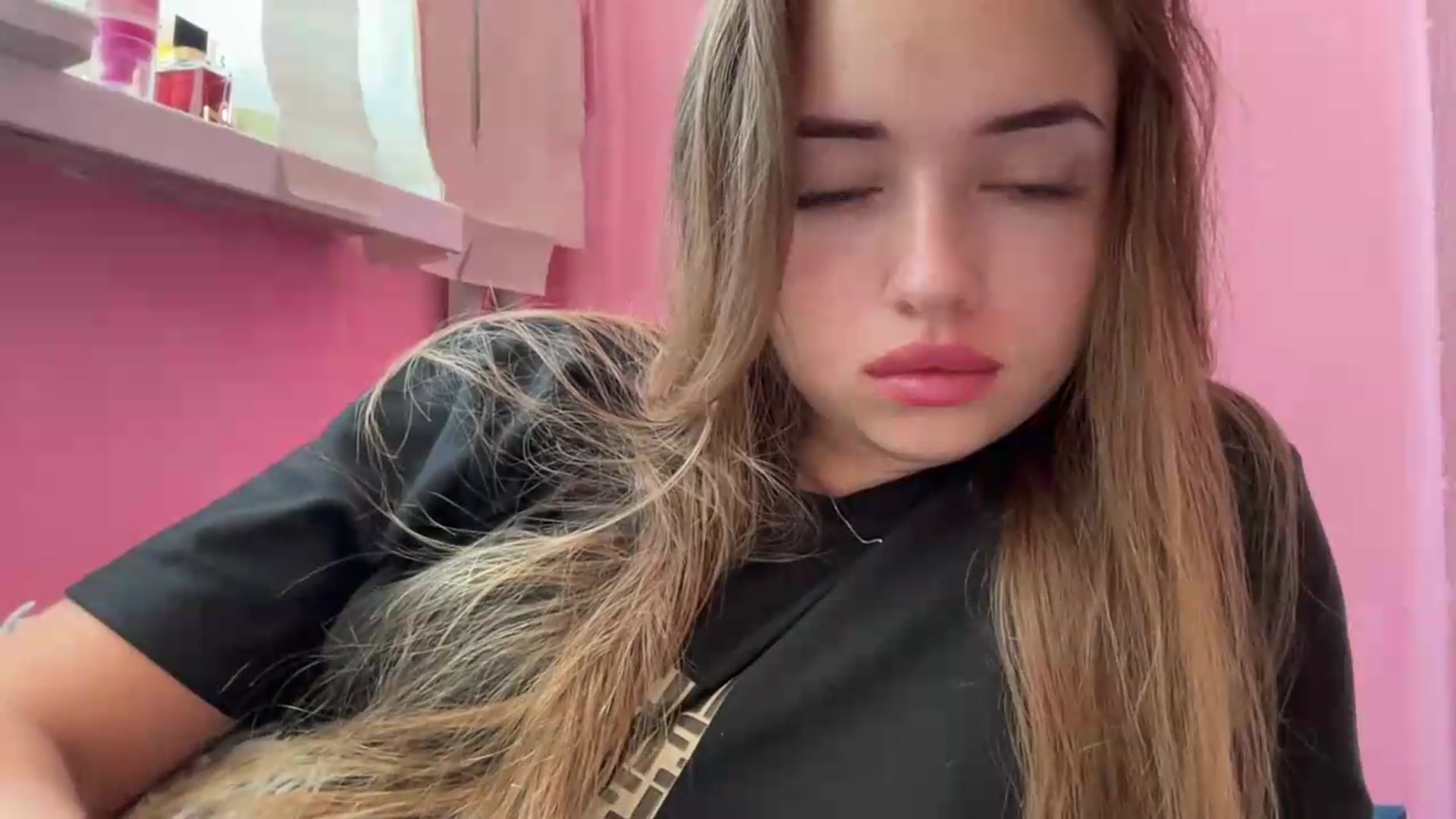 Gallery image thumbnail from ChloeeStar's myfreecams stream on, 09/02/2026, 10:38 image 14 of 20