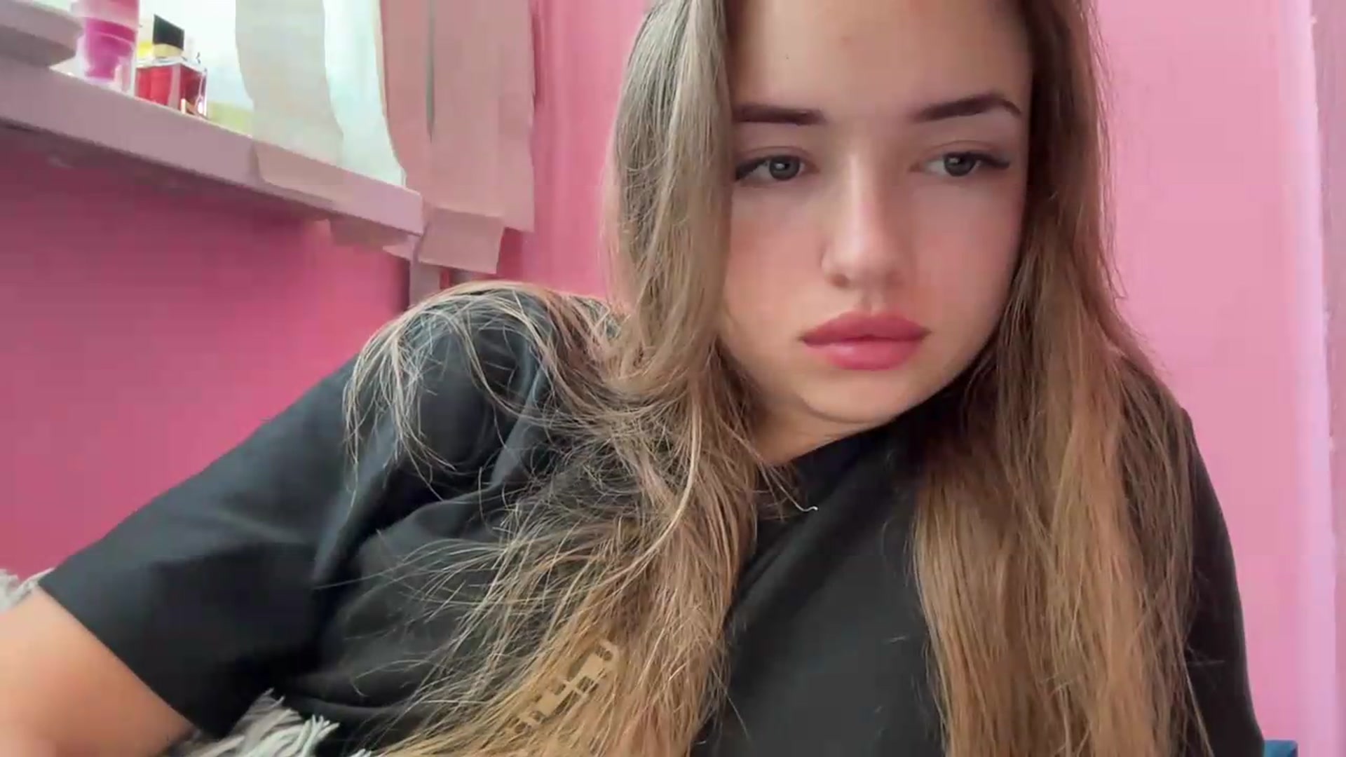 Gallery image thumbnail from ChloeeStar's myfreecams stream on, 09/02/2026, 10:38 image 17 of 20