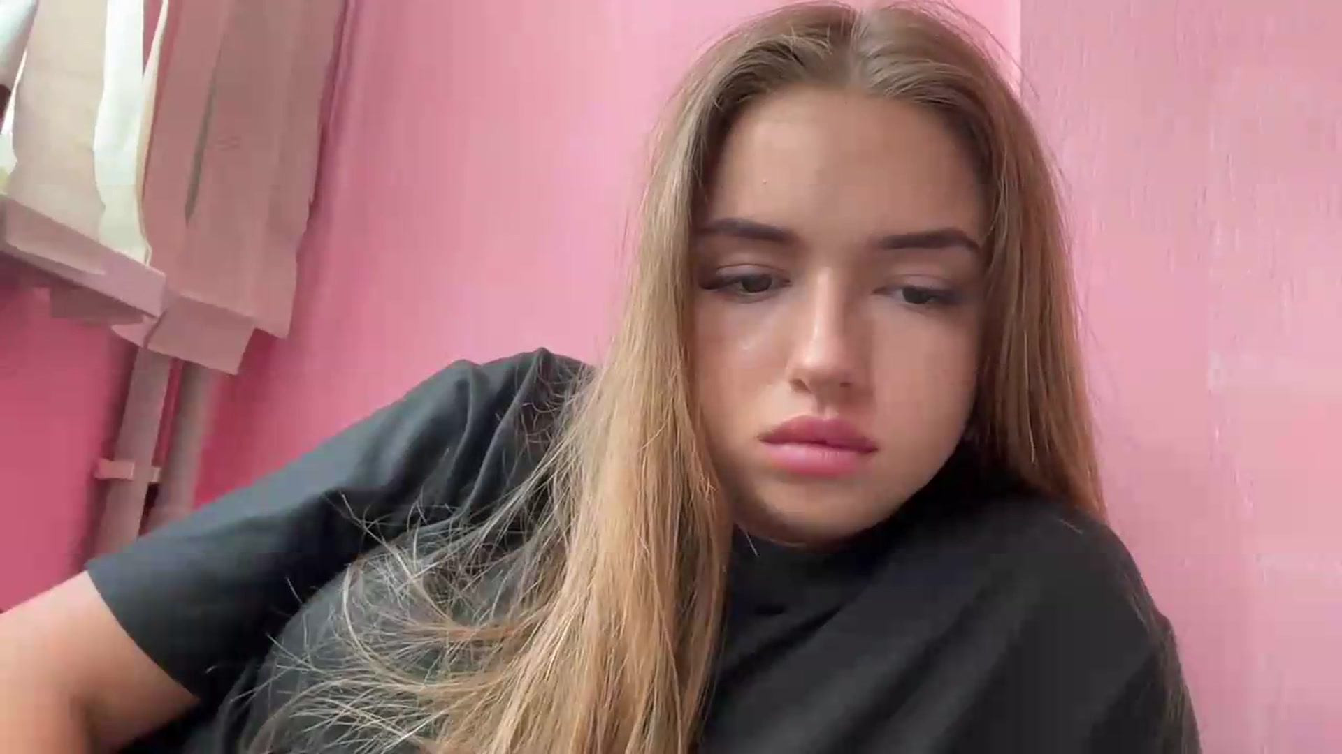 Gallery image thumbnail from ChloeeStar's myfreecams stream on, 09/02/2026, 14:31 image 16 of 20