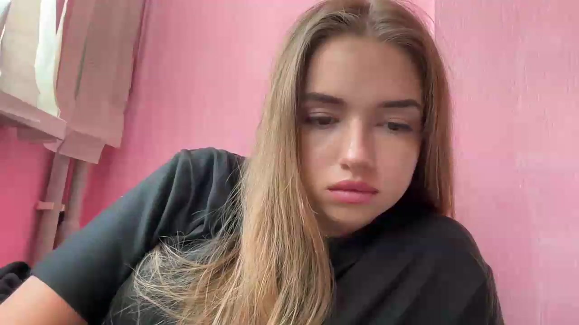 Gallery image thumbnail from ChloeeStar's myfreecams stream on, 09/02/2026, 14:31 image 14 of 20