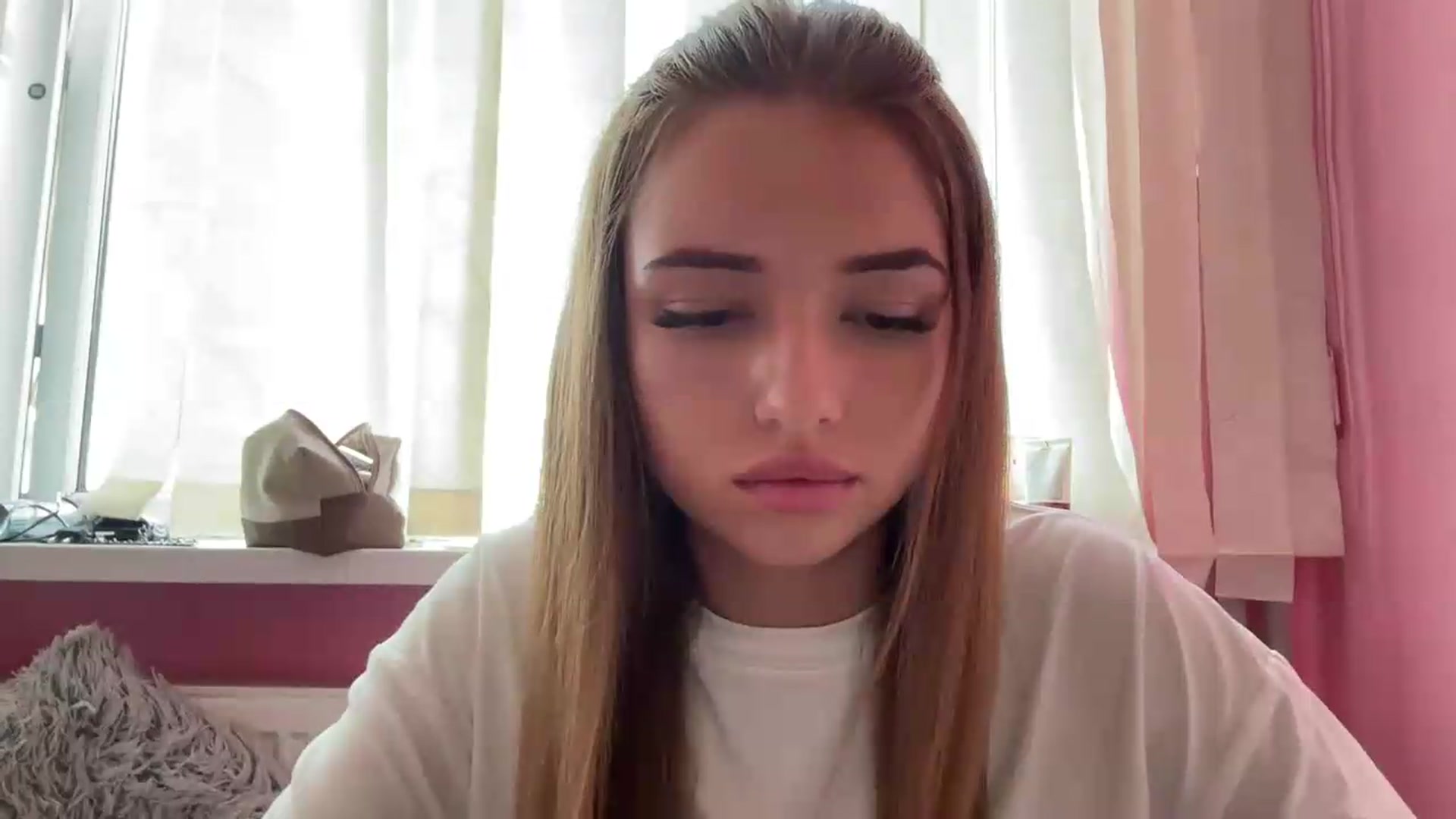 Gallery image thumbnail from ChloeeStar's myfreecams stream on, 09/03/2026, 11:57 image 5 of 20