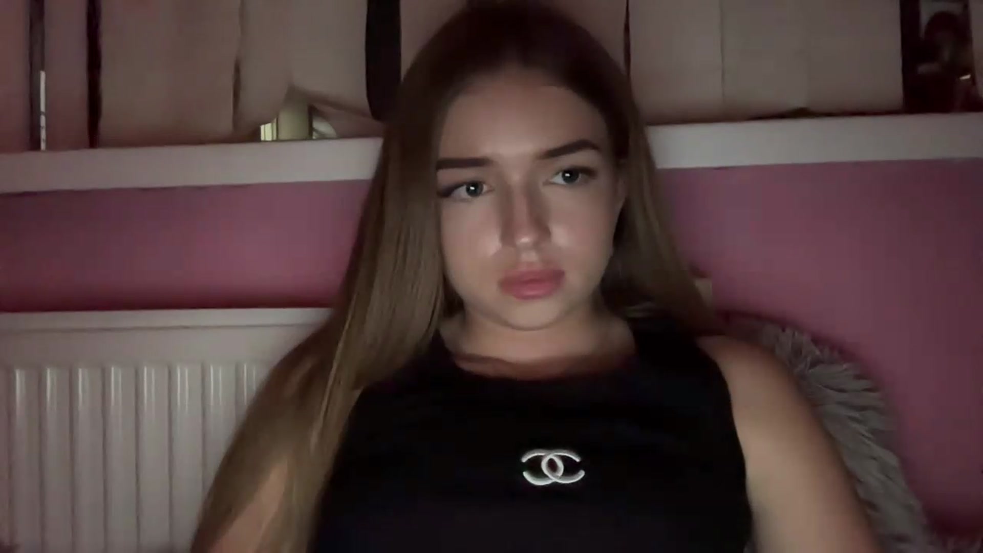 Gallery image thumbnail from ChloeeStar's myfreecams stream on, 09/04/2026, 17:40 image 16 of 20